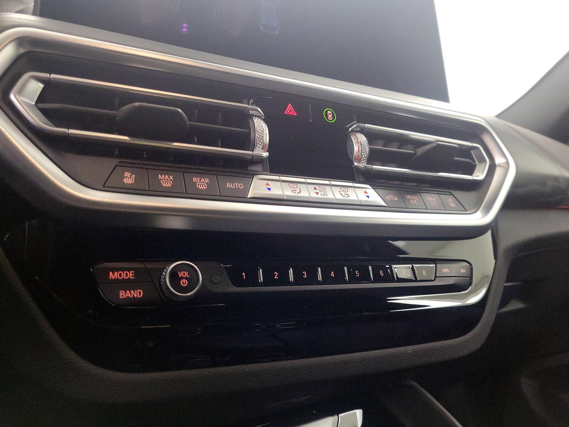 Thumbnail: 2022 BMW X4 - 17