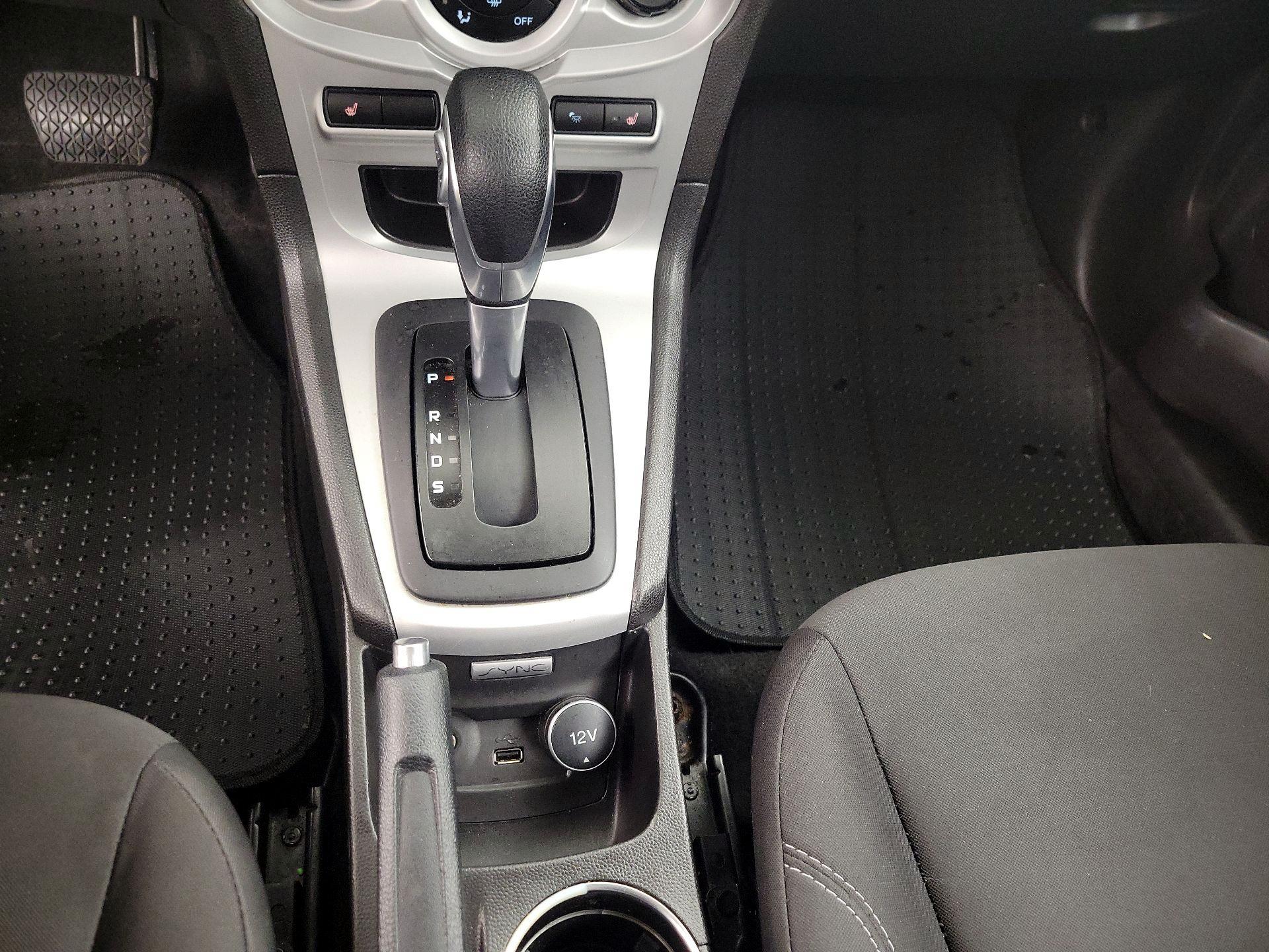 Thumbnail: 2016 Ford Fiesta - 16