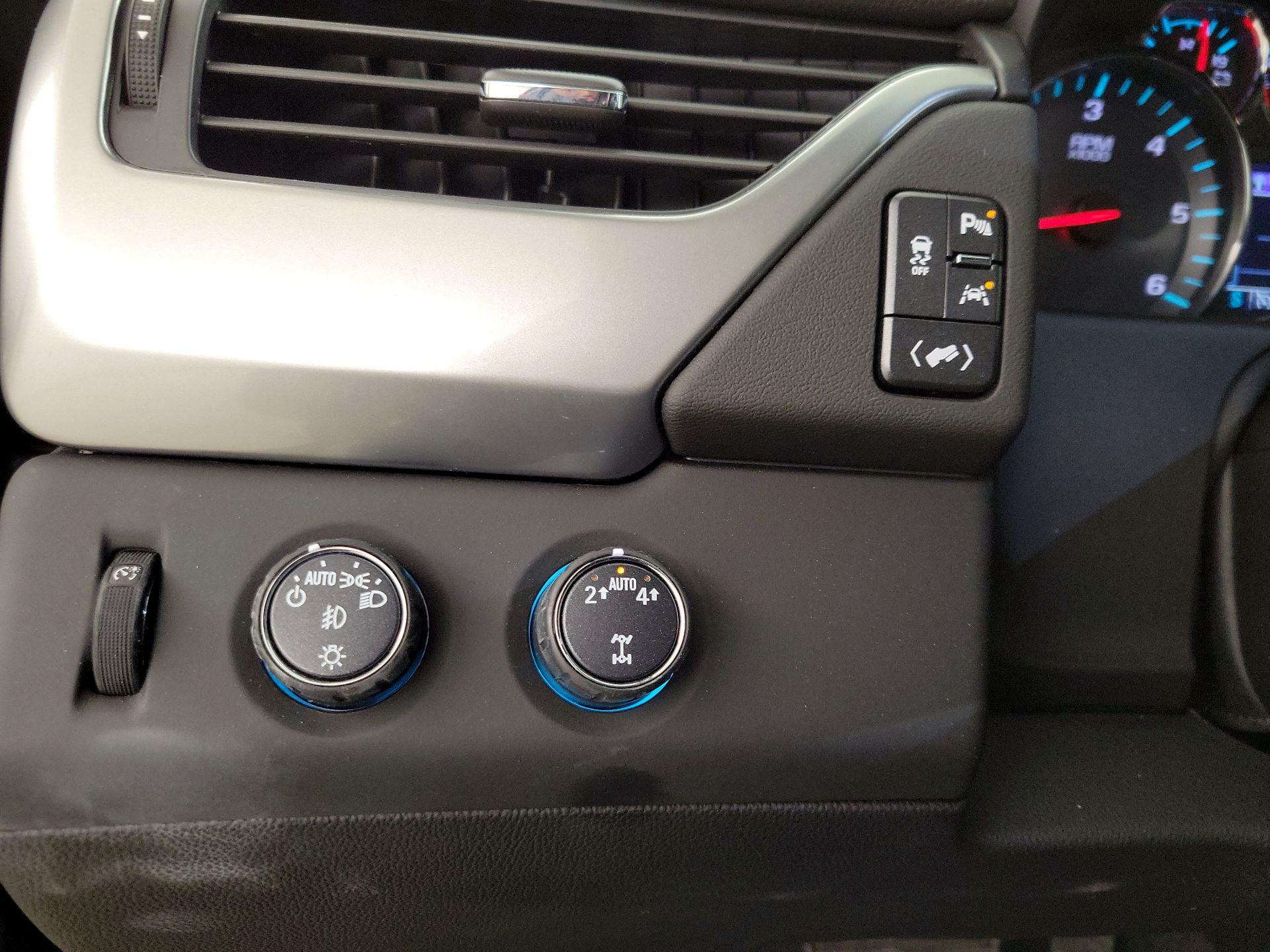 Thumbnail: 2020 Chevrolet Suburban - 13