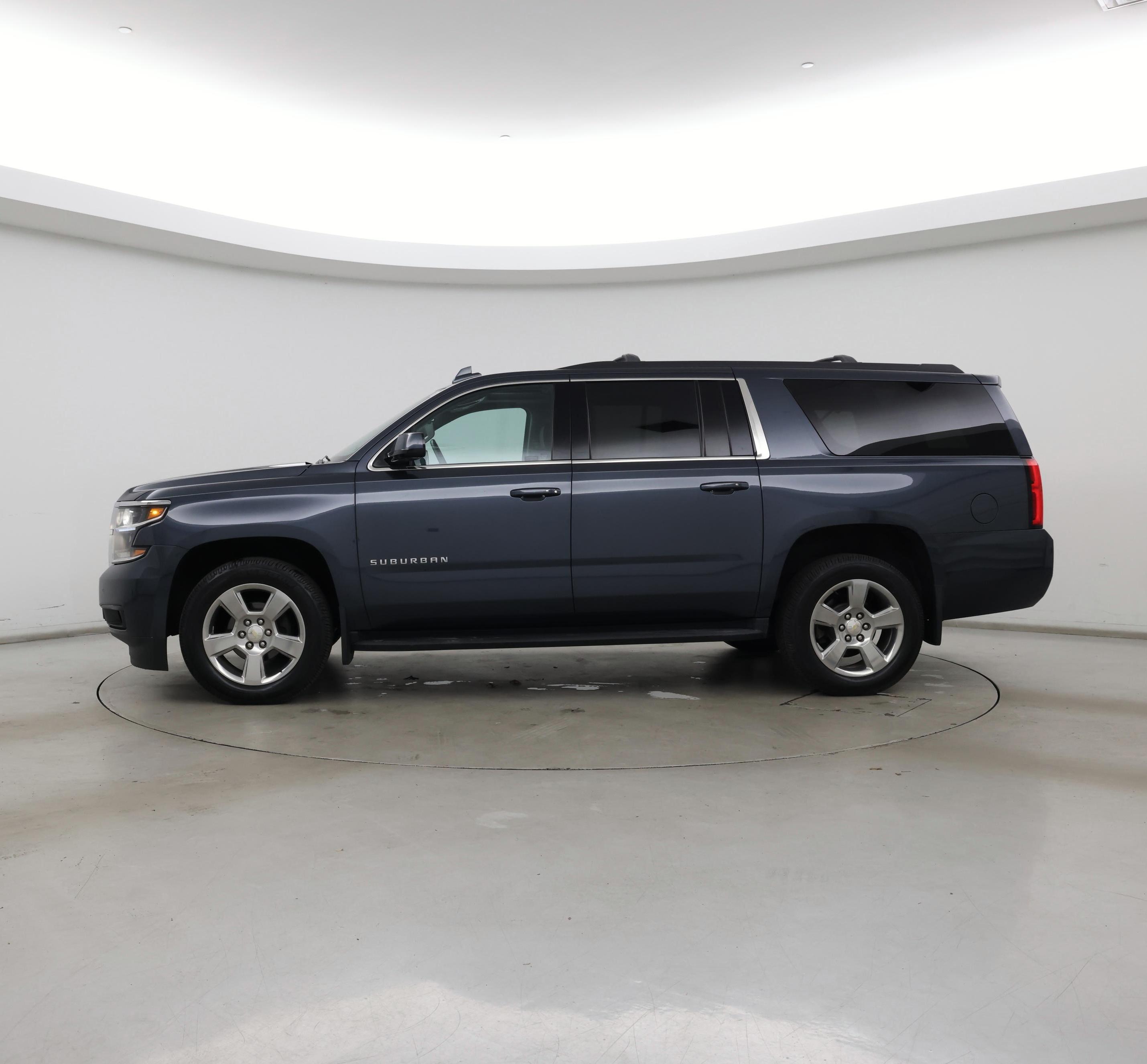 Thumbnail: 2020 Chevrolet Suburban - 3