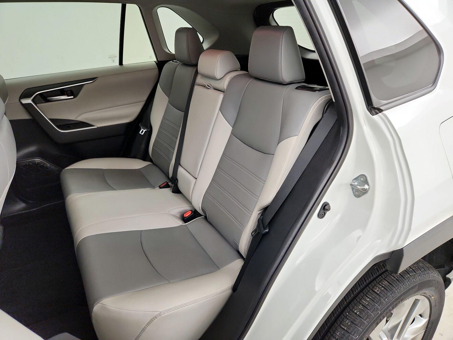 Thumbnail: 2020 Toyota RAV4 - 10