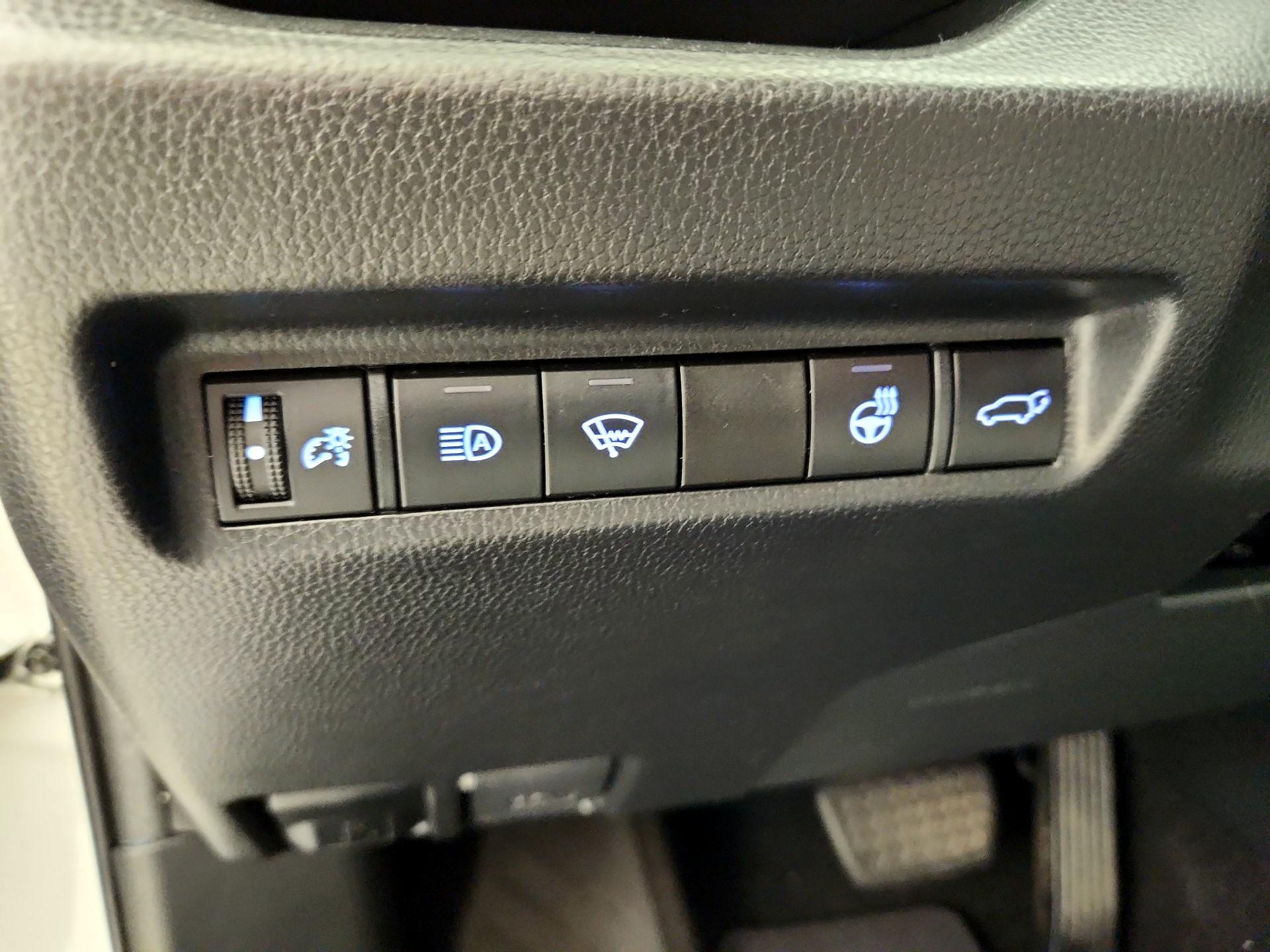 Thumbnail: 2020 Toyota RAV4 - 20