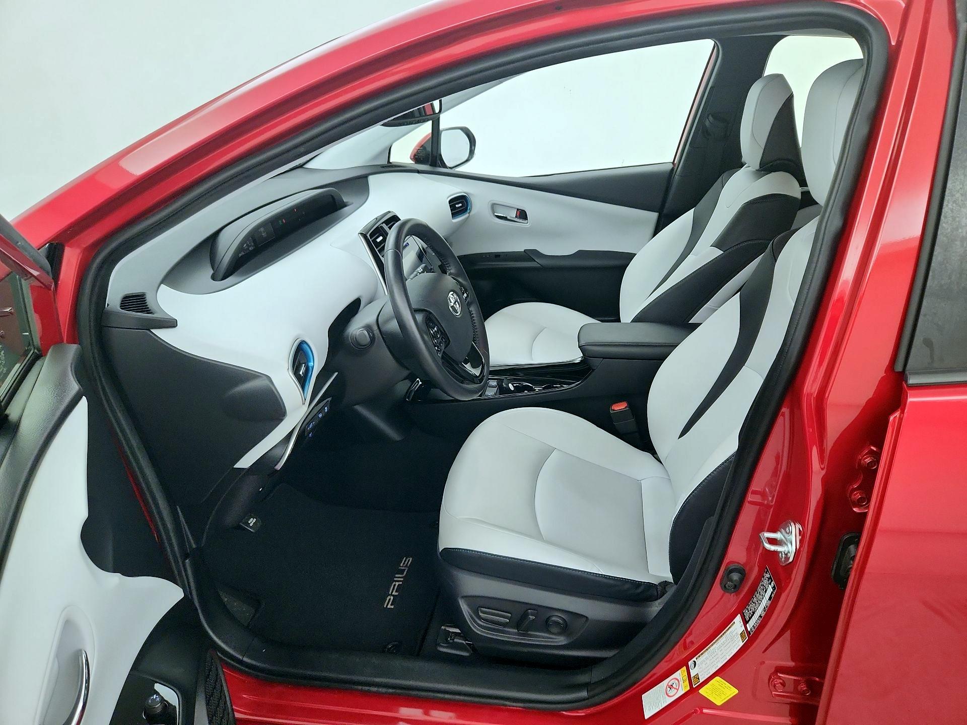 Thumbnail: 2019 Toyota Prius - 11