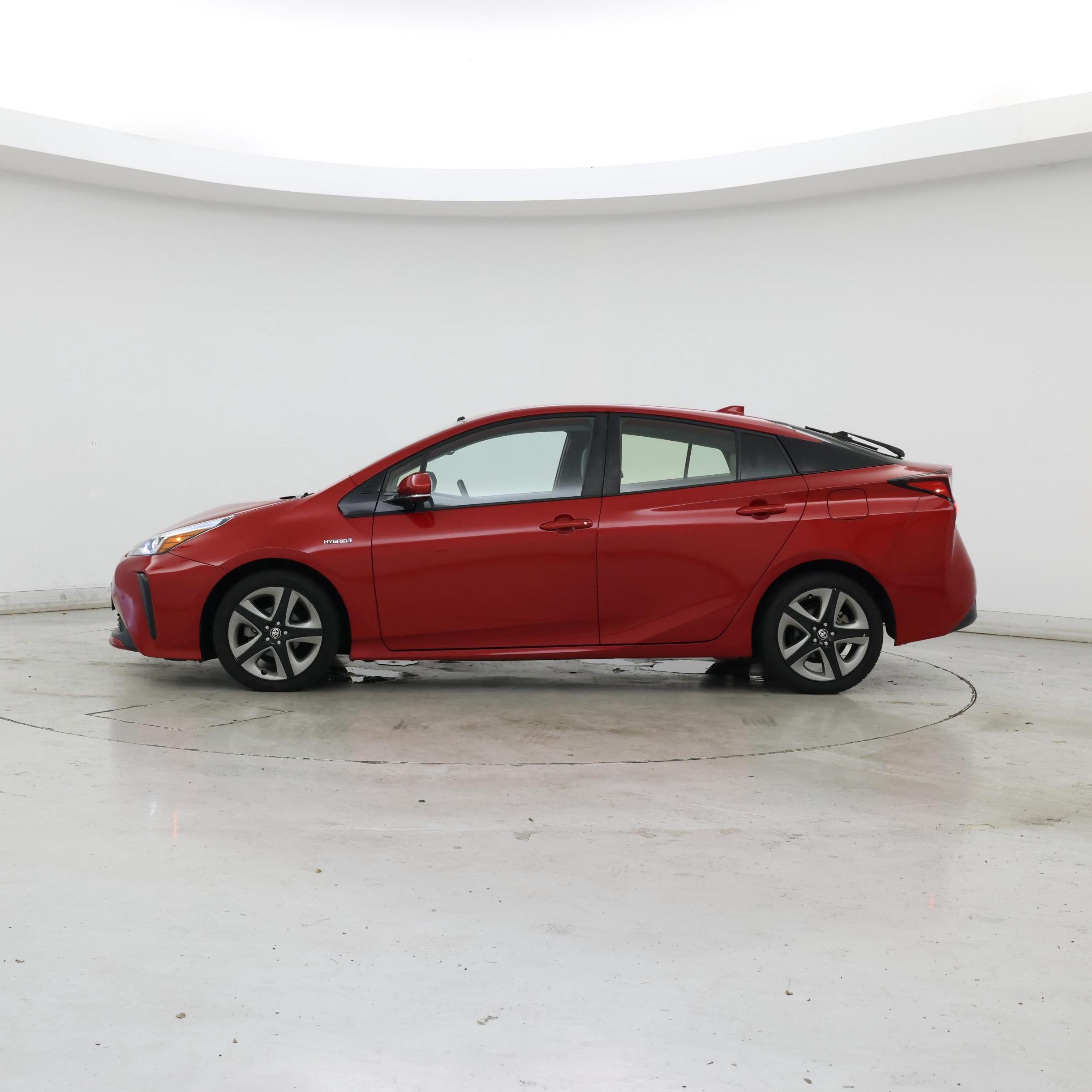 Thumbnail: 2019 Toyota Prius - 3