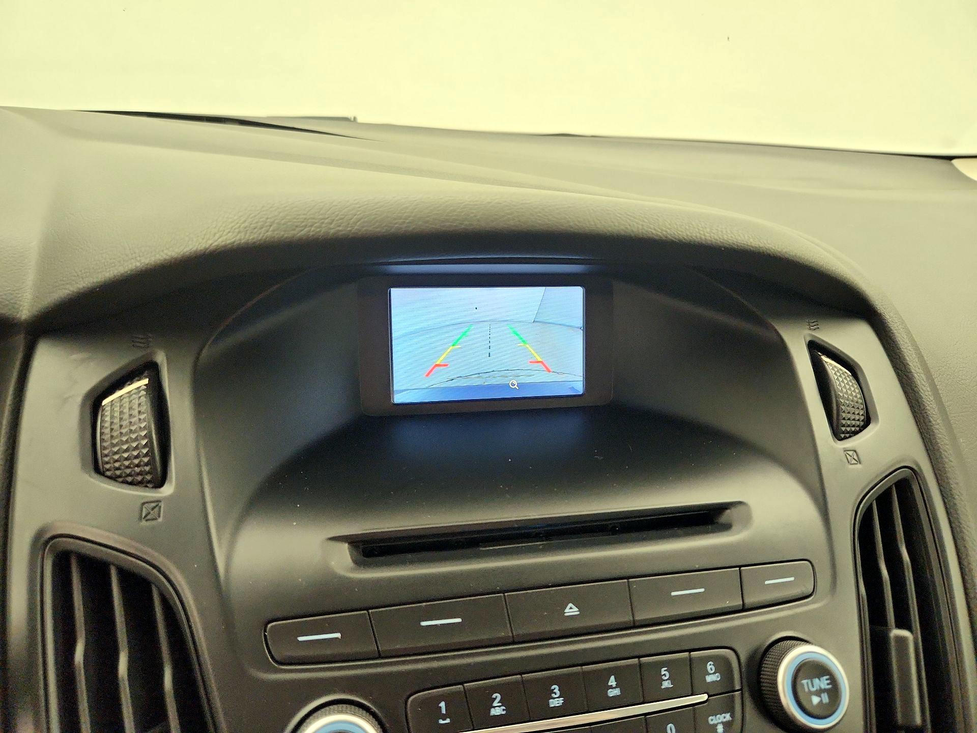 Thumbnail: 2016 Ford Focus - 14