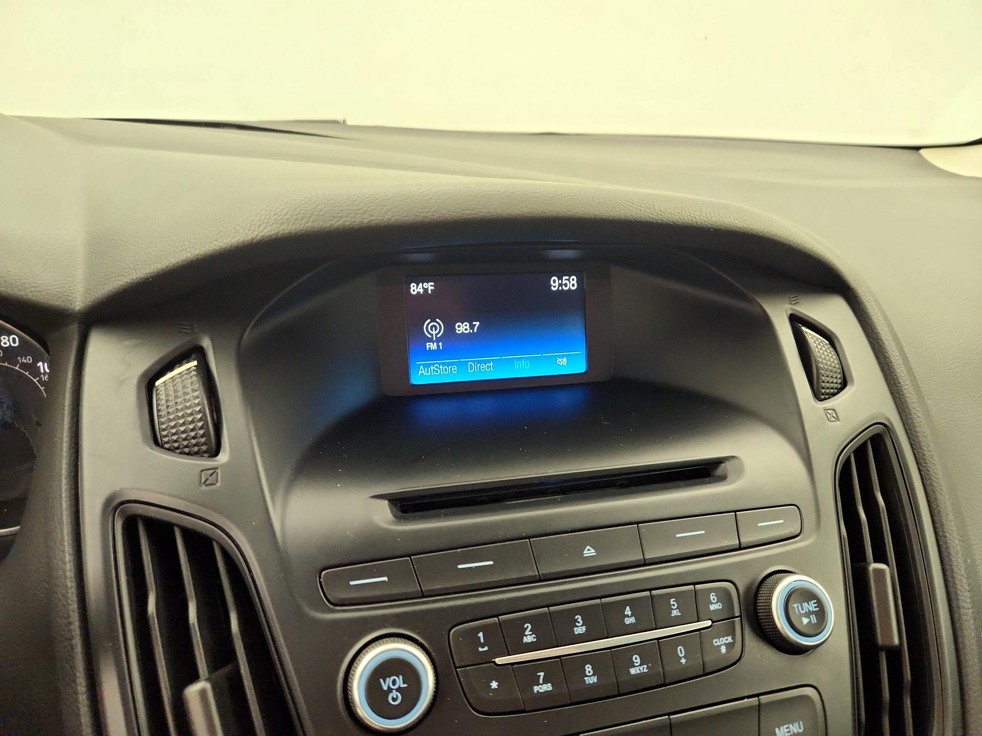 Thumbnail: 2016 Ford Focus - 15