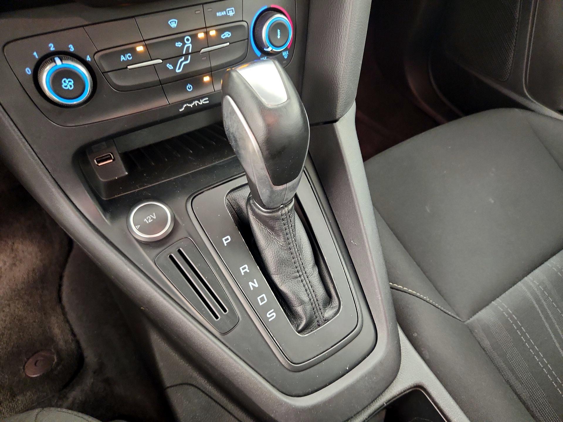 Thumbnail: 2016 Ford Focus - 17
