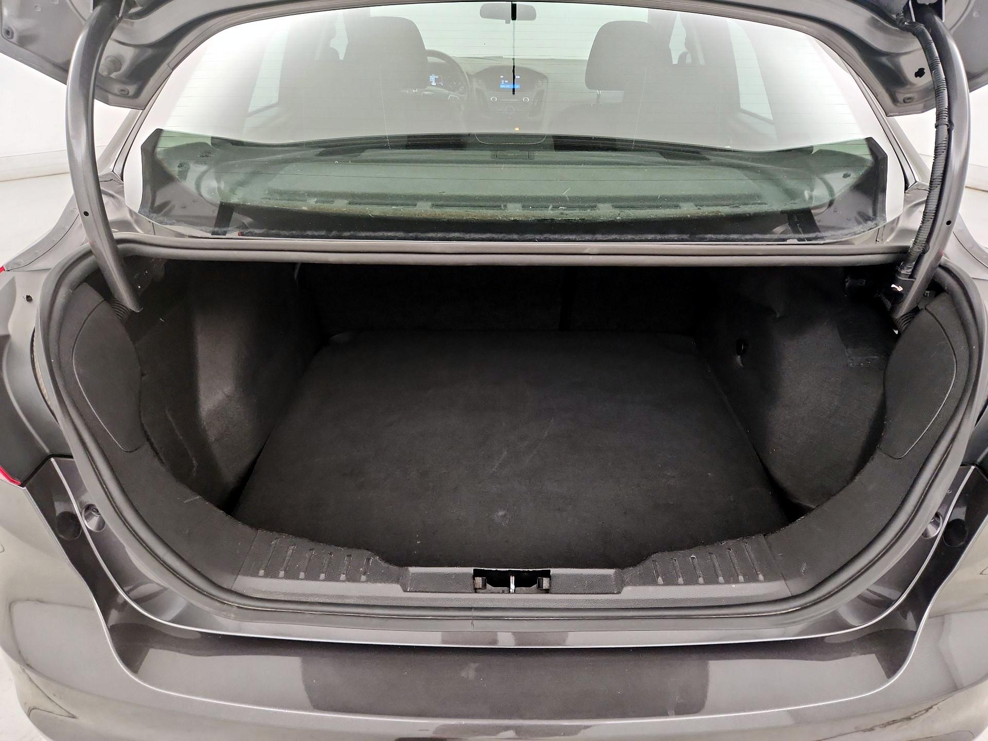 Thumbnail: 2016 Ford Focus - 20