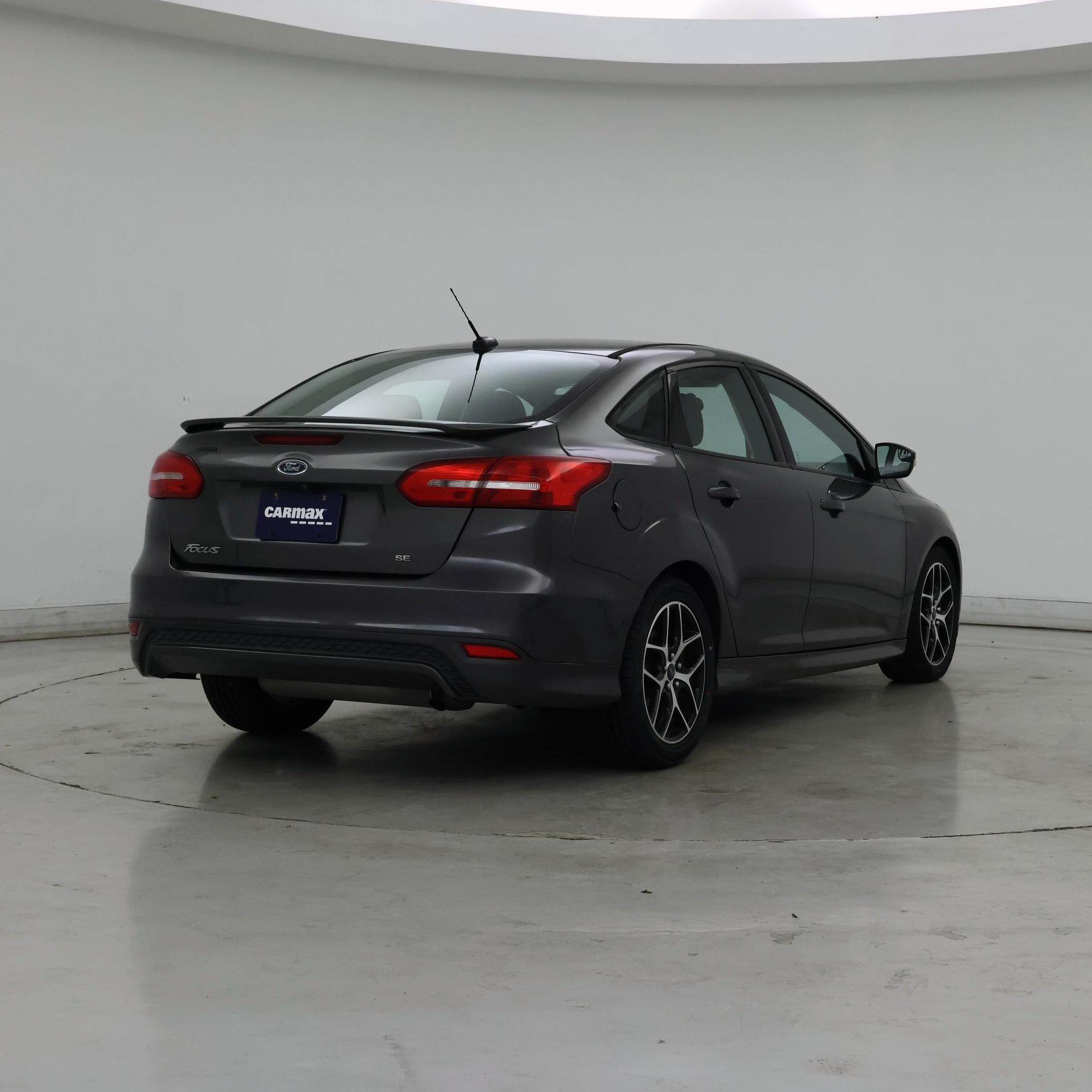 Thumbnail: 2016 Ford Focus - 8