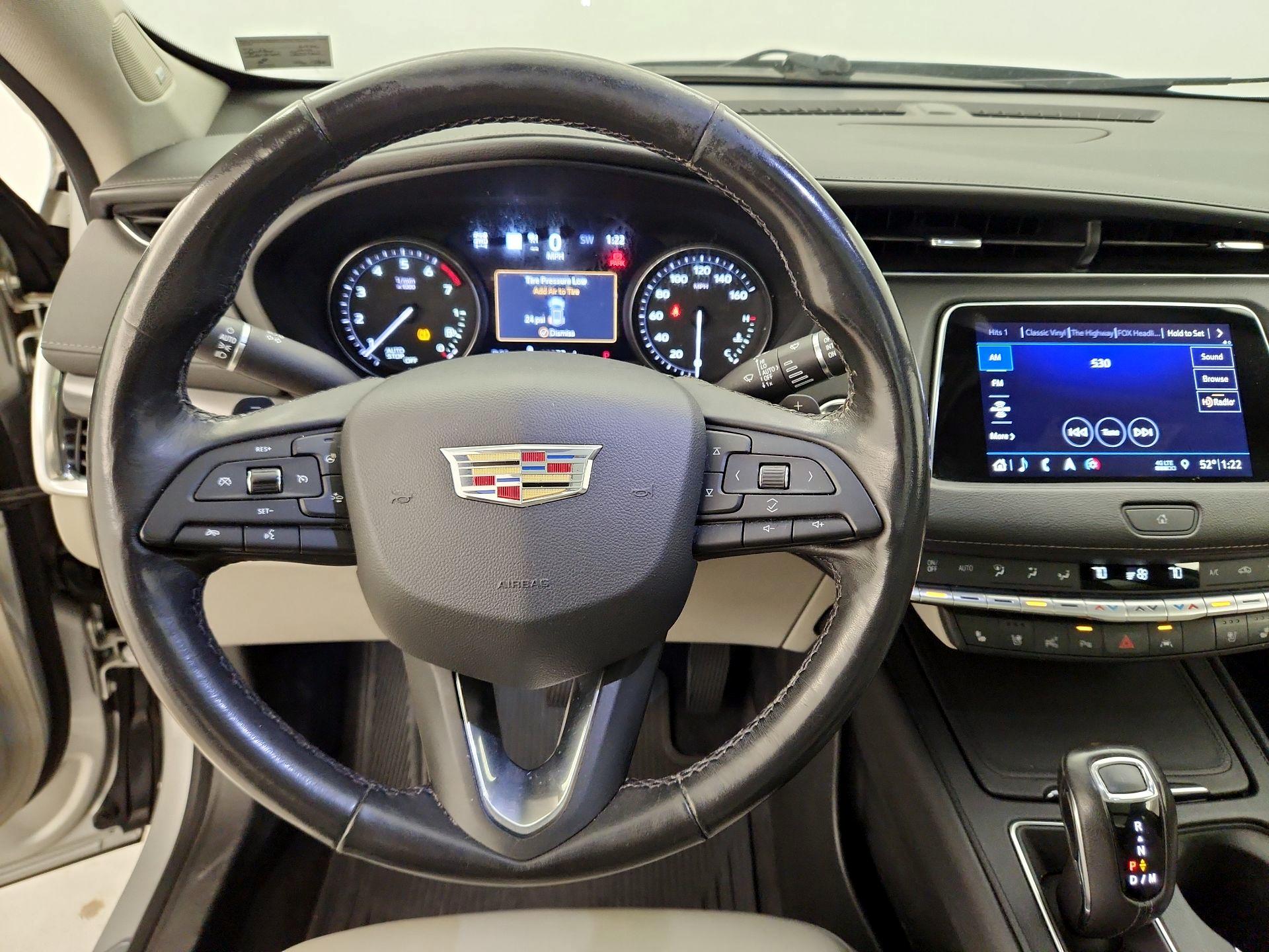 Thumbnail: 2019 Cadillac XT4 - 10