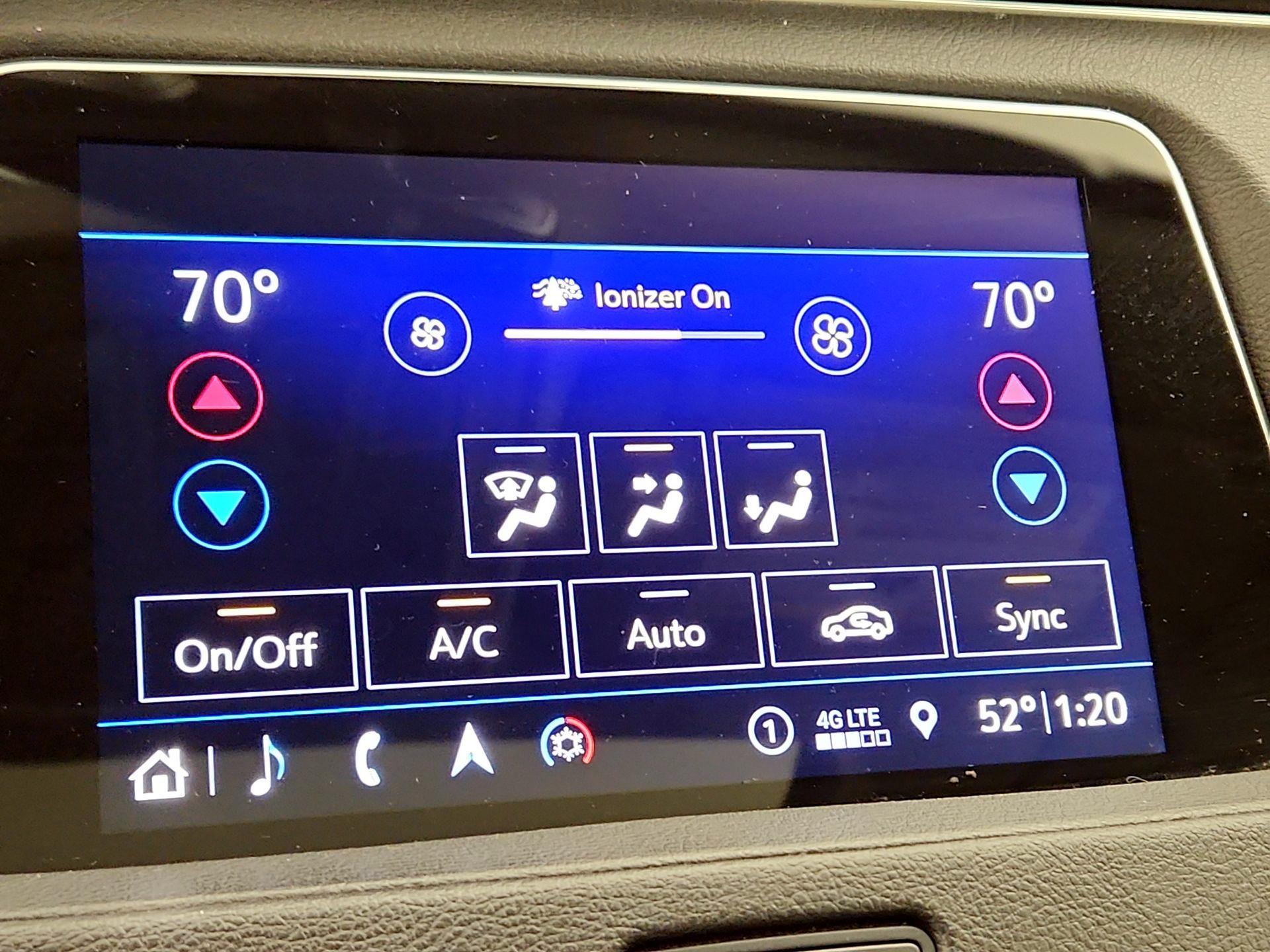 Thumbnail: 2019 Cadillac XT4 - 17