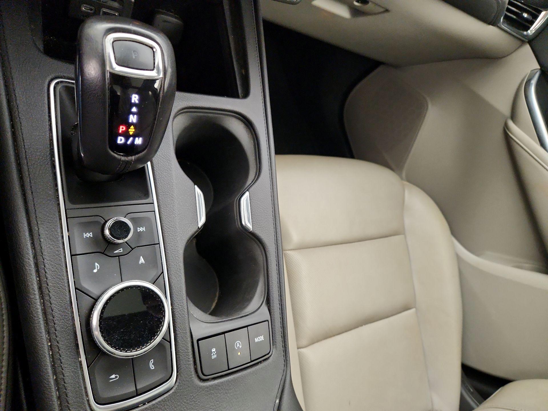 Thumbnail: 2019 Cadillac XT4 - 18