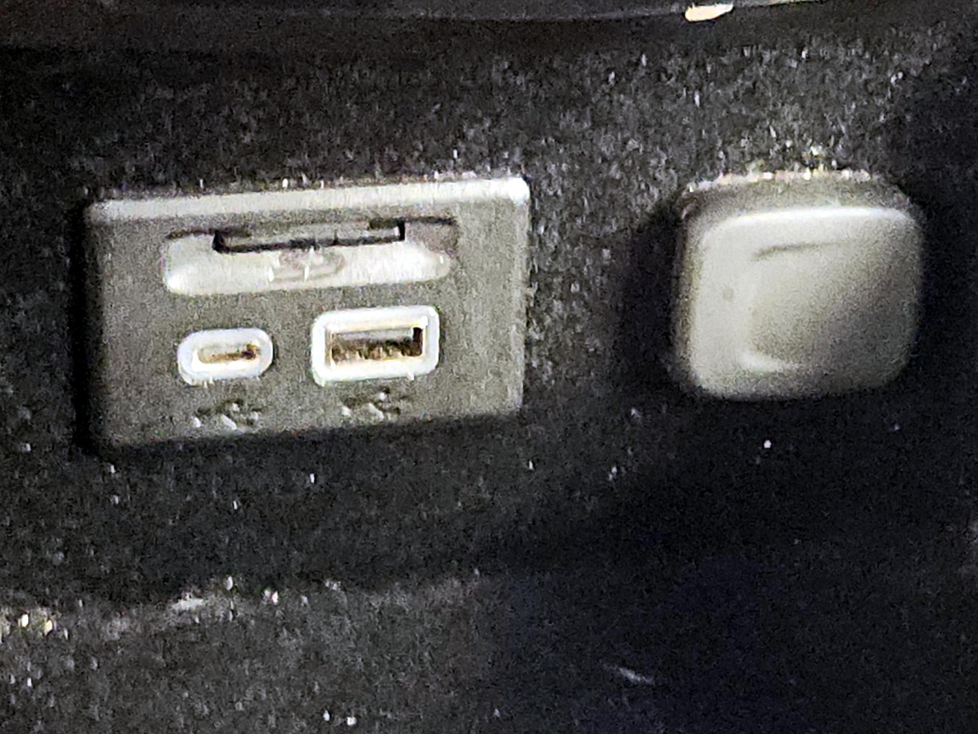 Thumbnail: 2019 Cadillac XT4 - 19