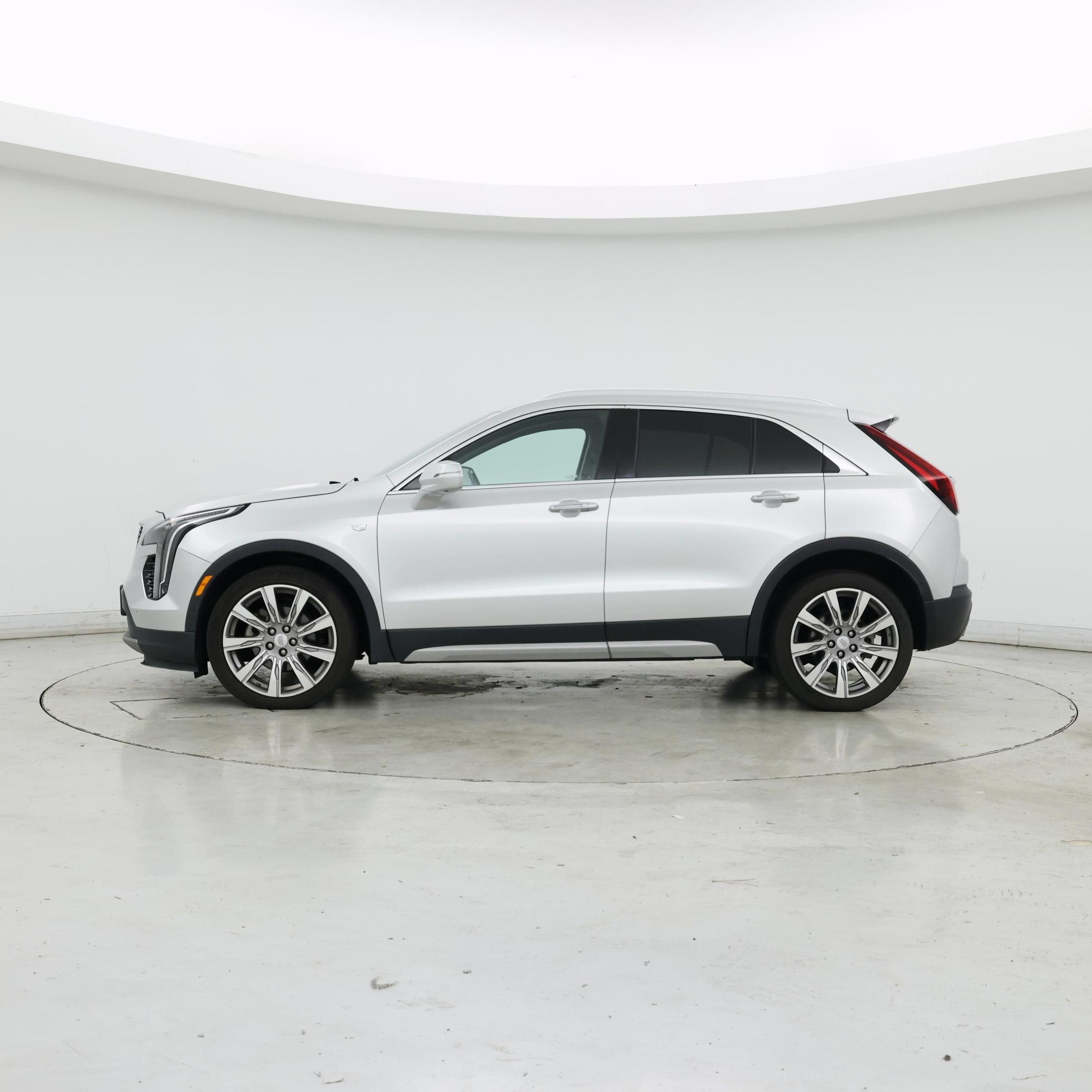 Thumbnail: 2019 Cadillac XT4 - 3