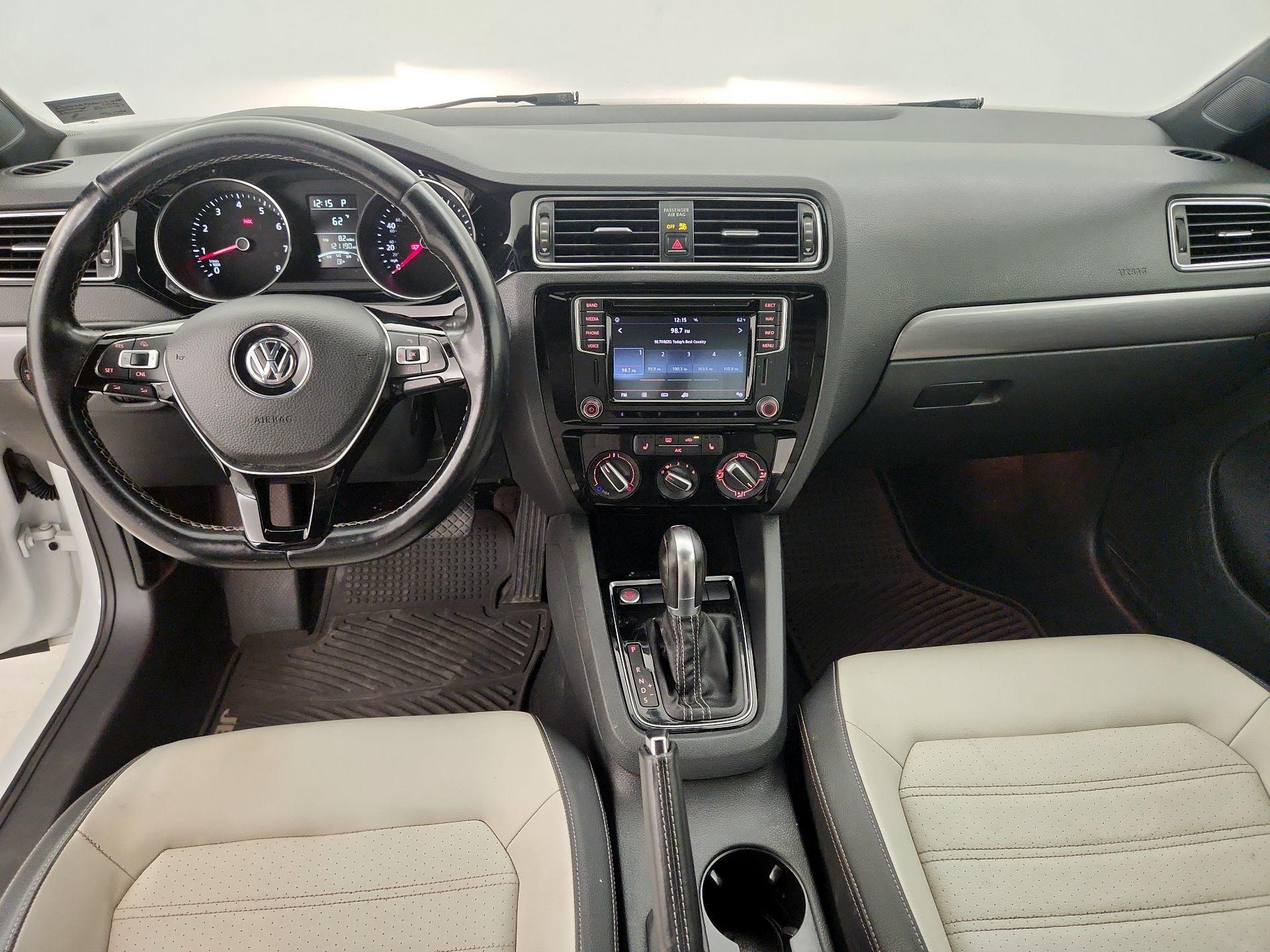 Thumbnail: 2016 Volkswagen Jetta - 9