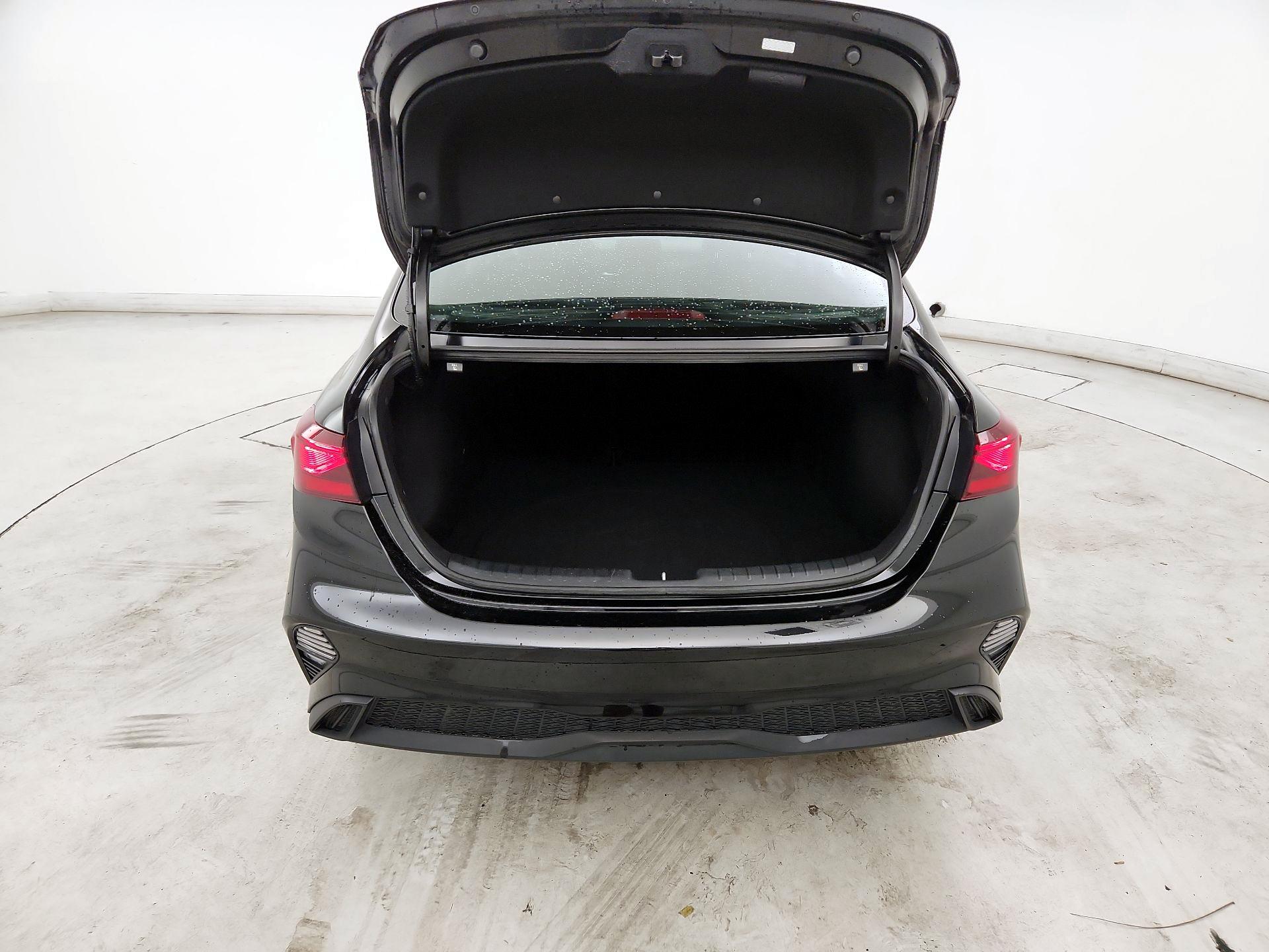 Thumbnail: 2022 Kia Forte - 20