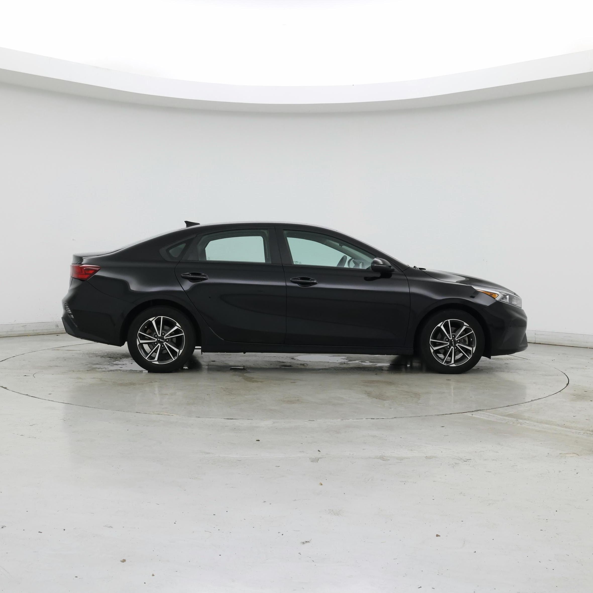 Thumbnail: 2022 Kia Forte - 7