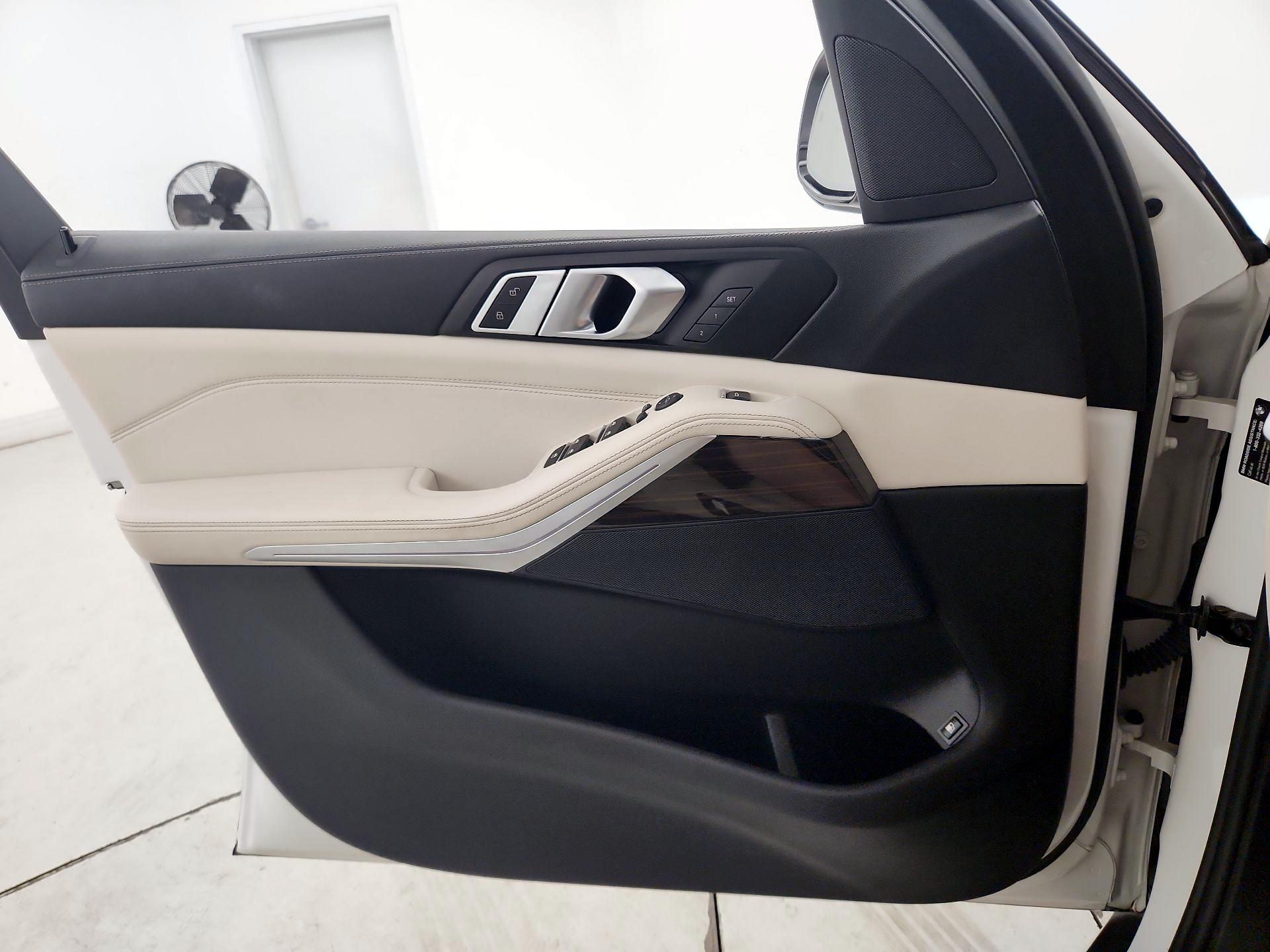 Thumbnail: 2021 BMW X5 - 12