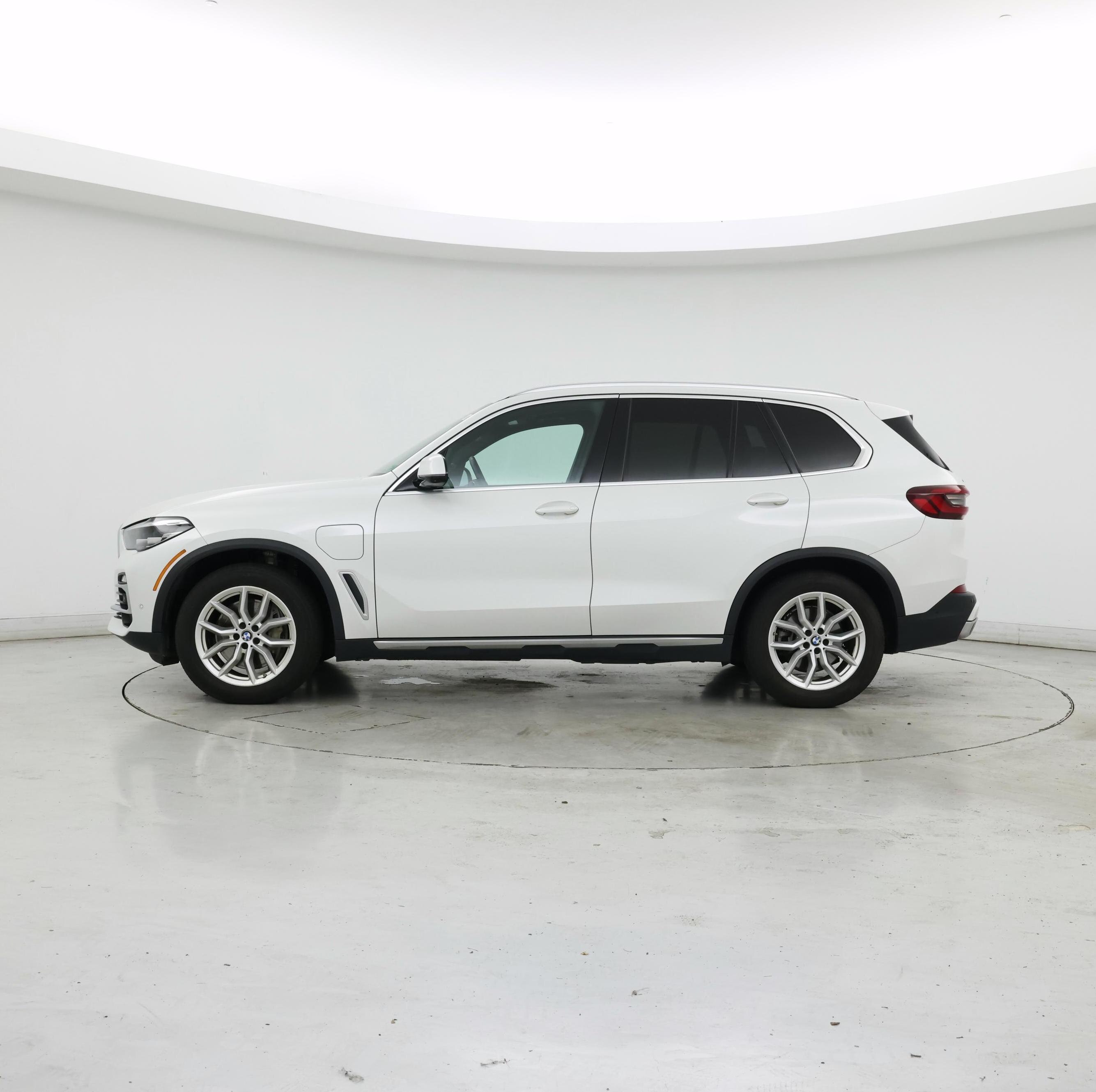 Thumbnail: 2021 BMW X5 - 3