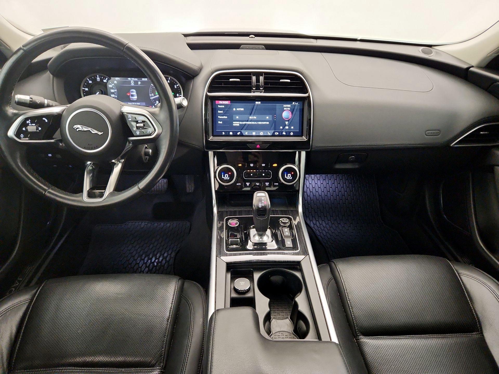 Thumbnail: 2020 Jaguar XE - 9