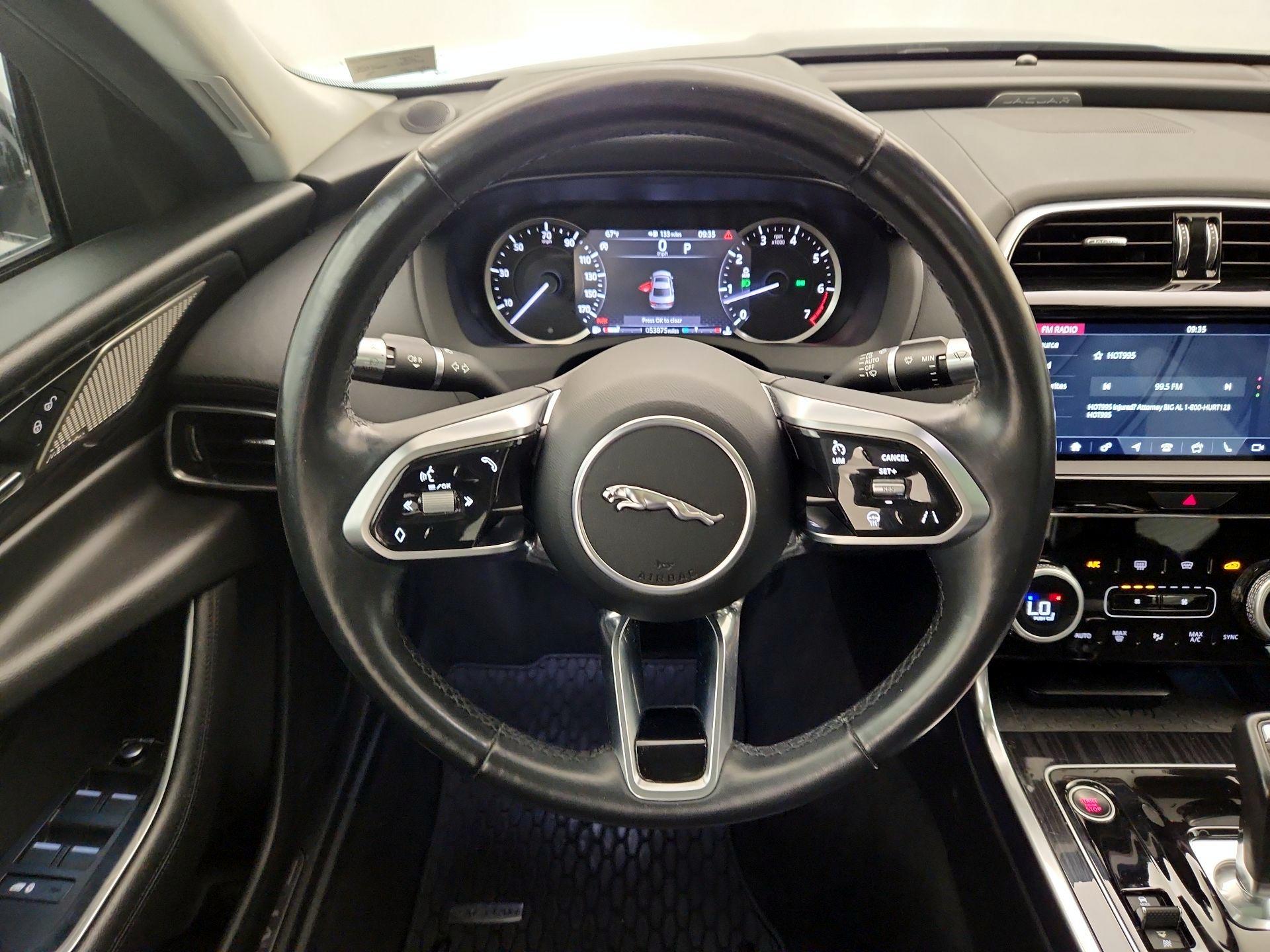 Thumbnail: 2020 Jaguar XE - 10