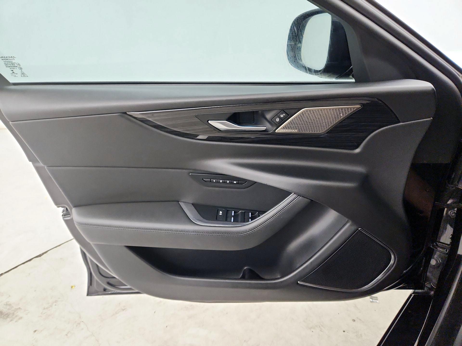 Thumbnail: 2020 Jaguar XE - 12