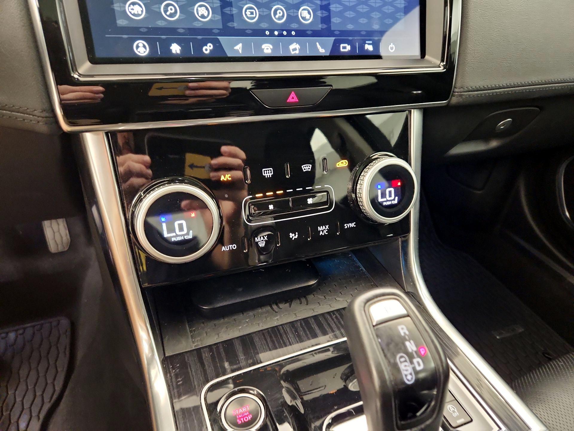 Thumbnail: 2020 Jaguar XE - 16
