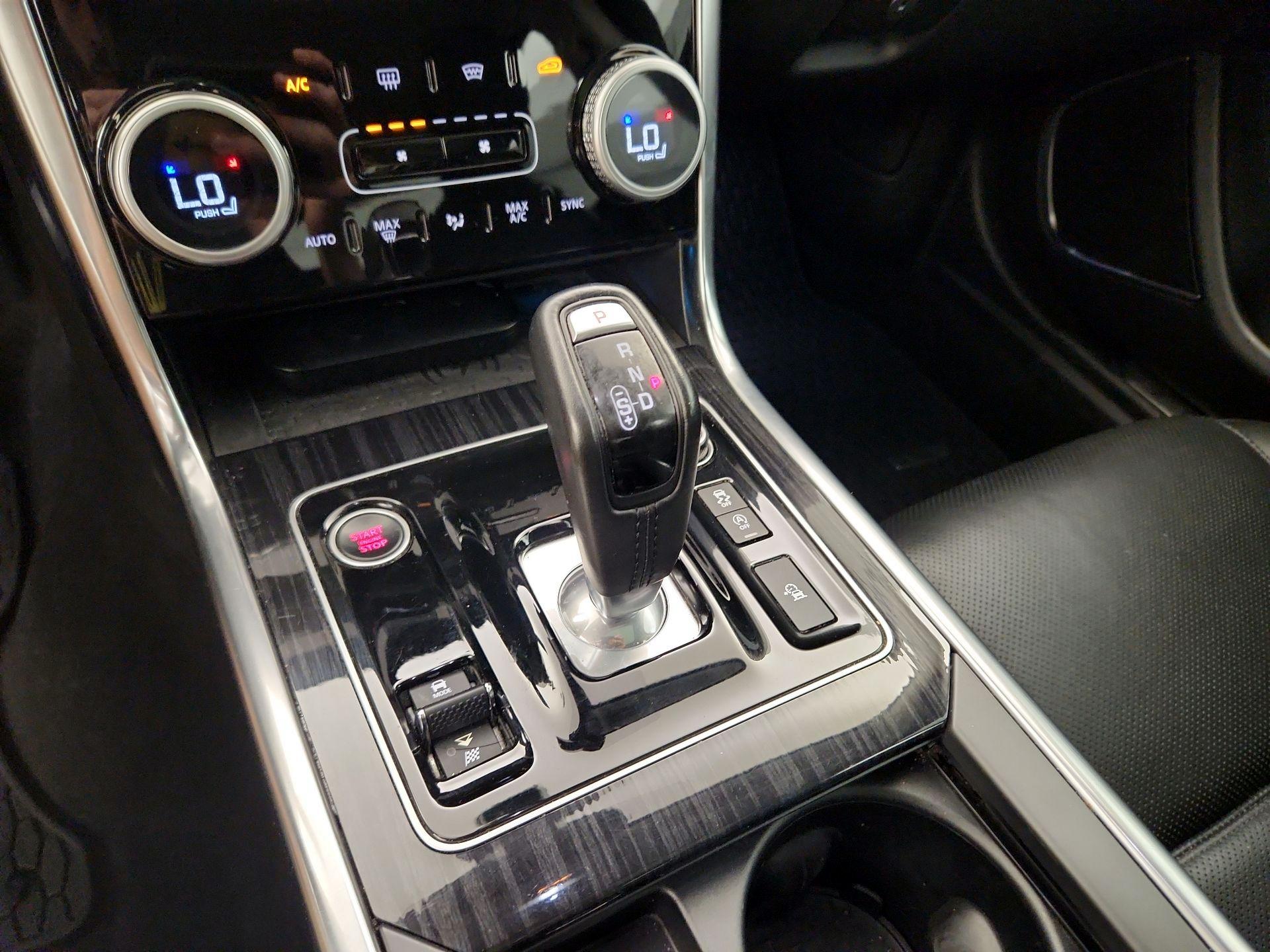 Thumbnail: 2020 Jaguar XE - 17