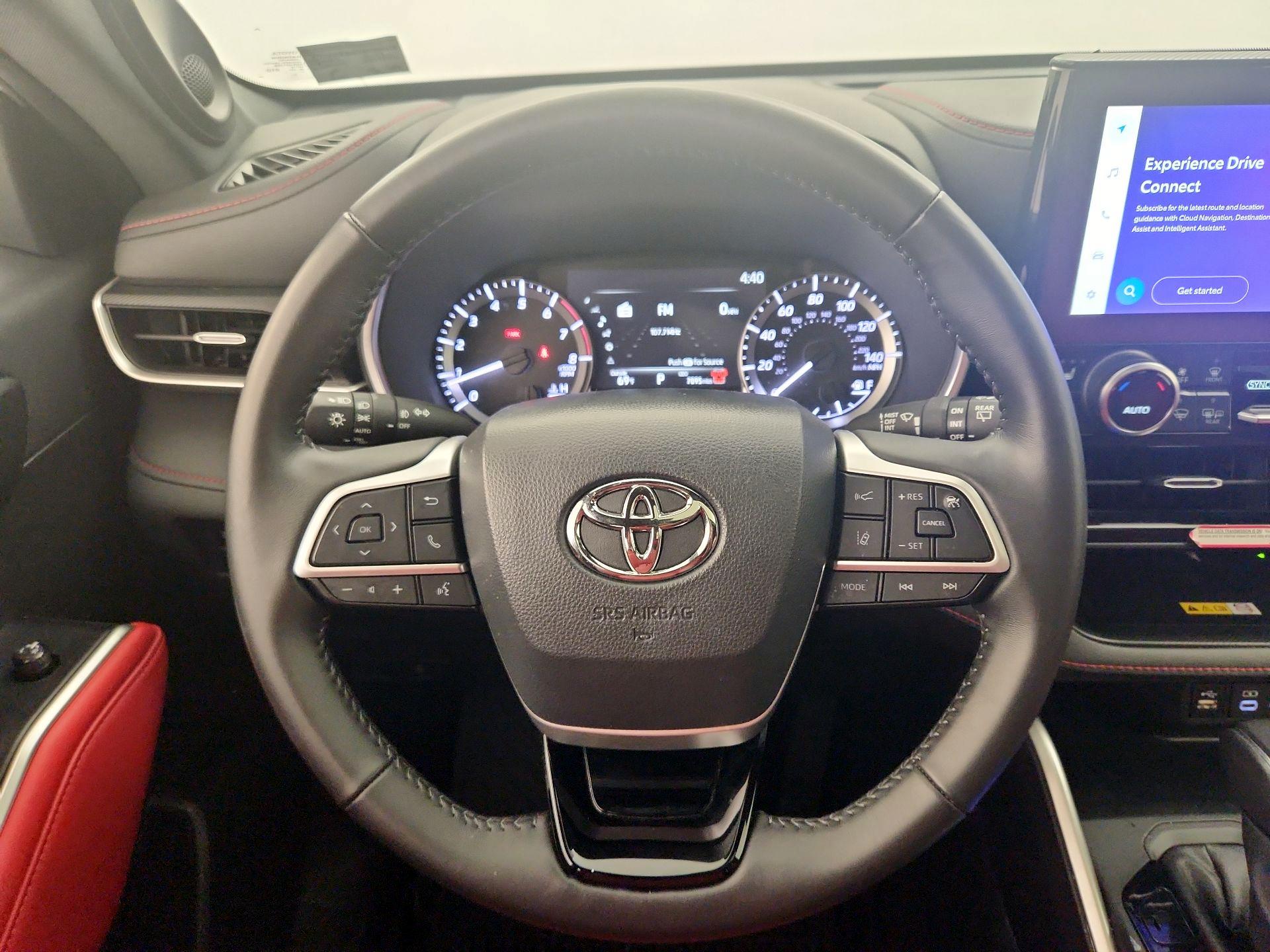 Thumbnail: 2024 Toyota Highlander - 10