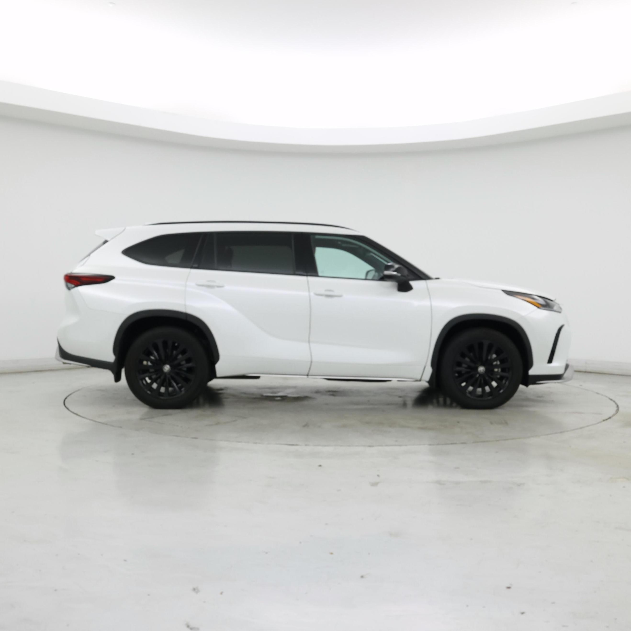 Thumbnail: 2024 Toyota Highlander - 7