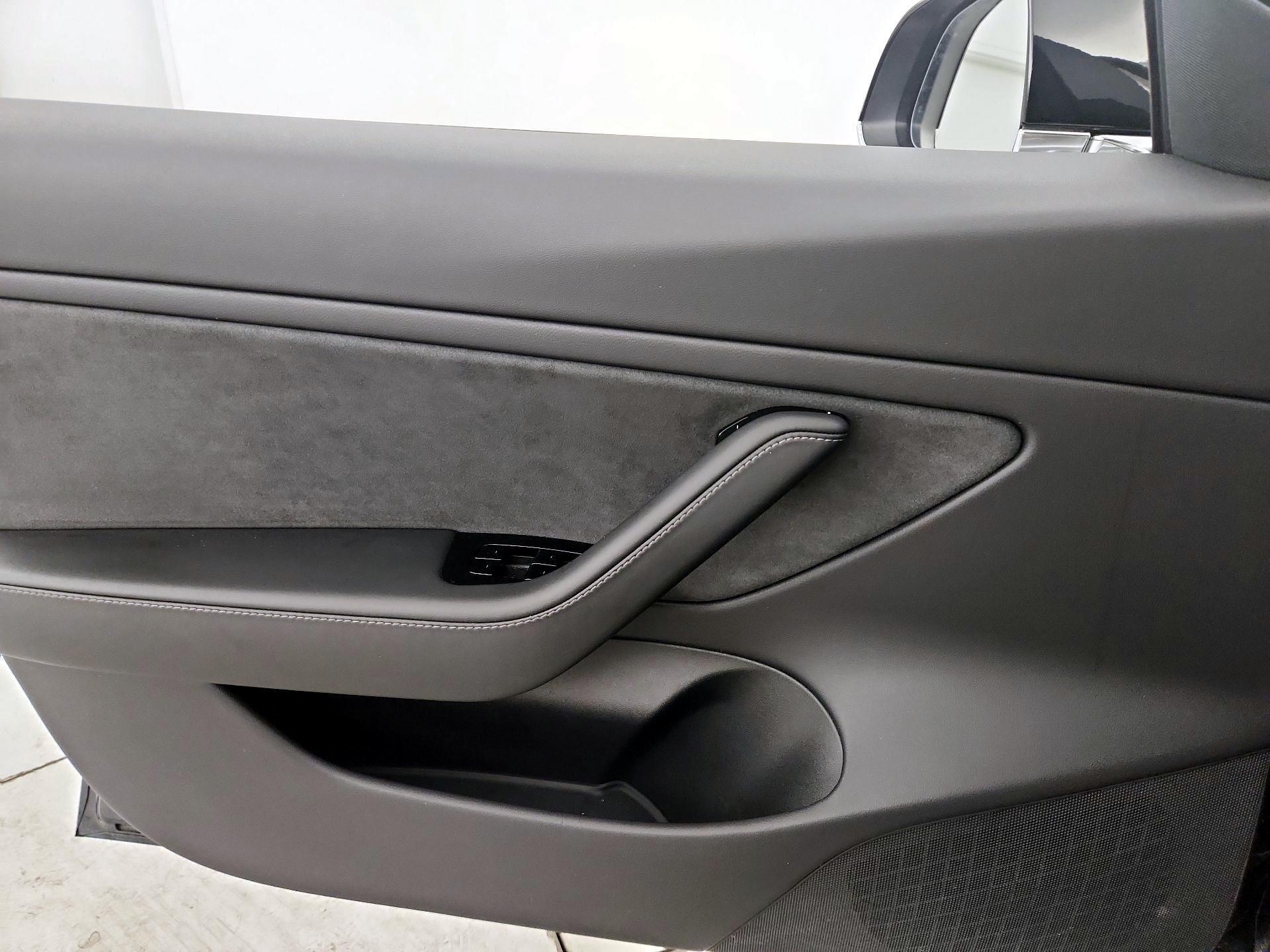Thumbnail: 2019 Tesla Model 3 - 12
