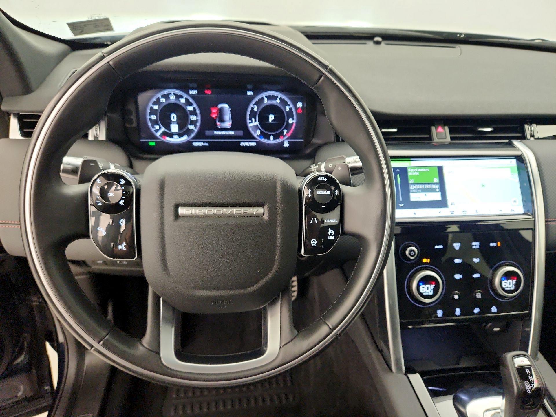 Thumbnail: 2020 Land Rover Discovery Sport - 10