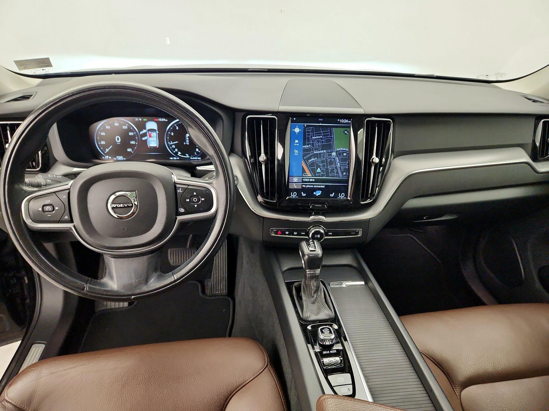 Thumbnail: 2018 Volvo XC60 - 9