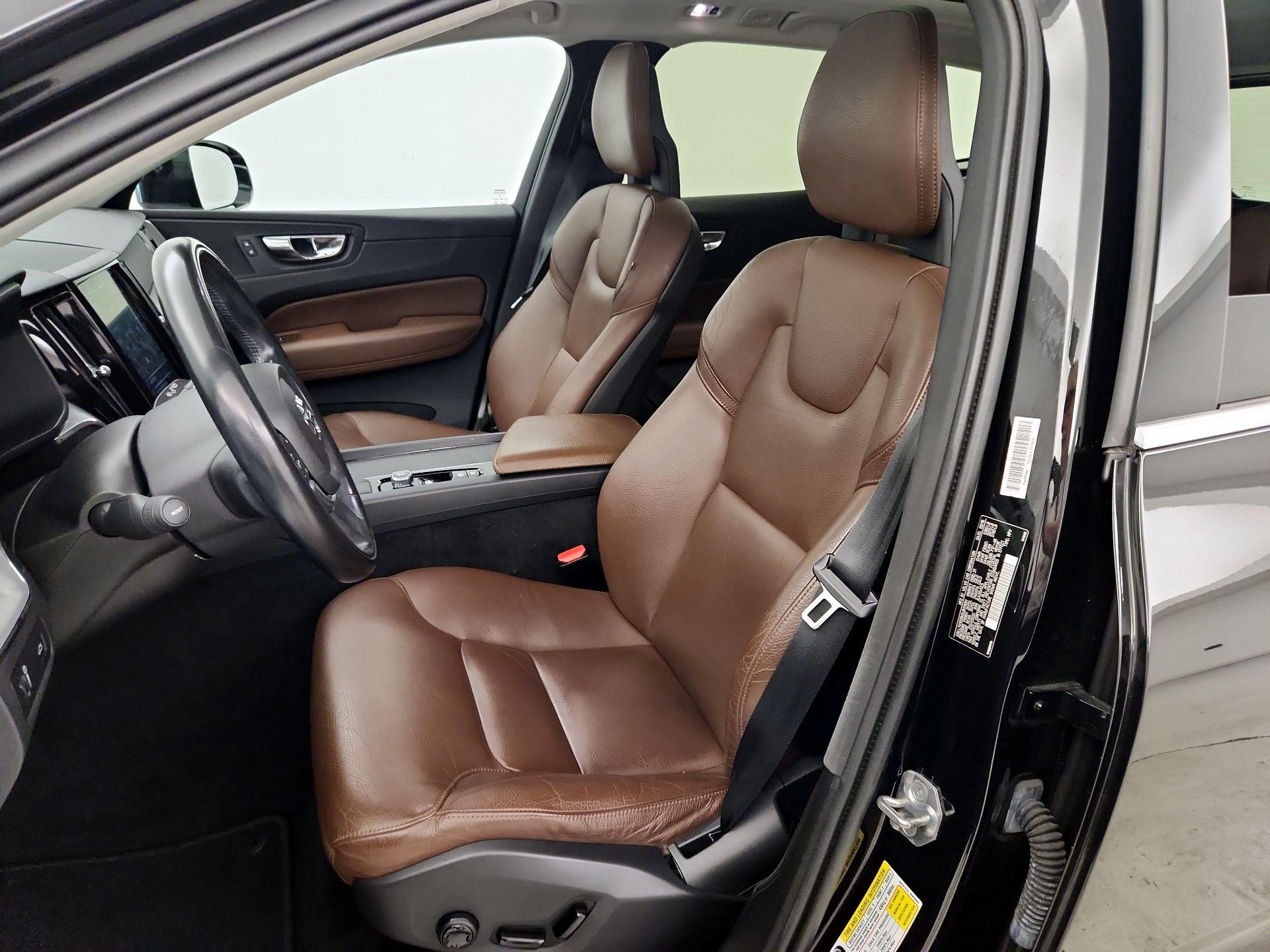 Thumbnail: 2018 Volvo XC60 - 11