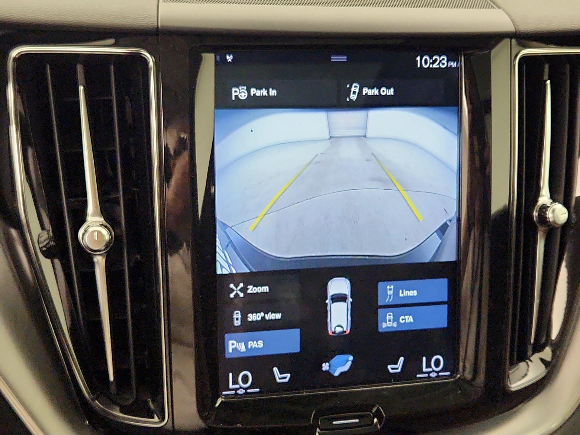 Thumbnail: 2018 Volvo XC60 - 15