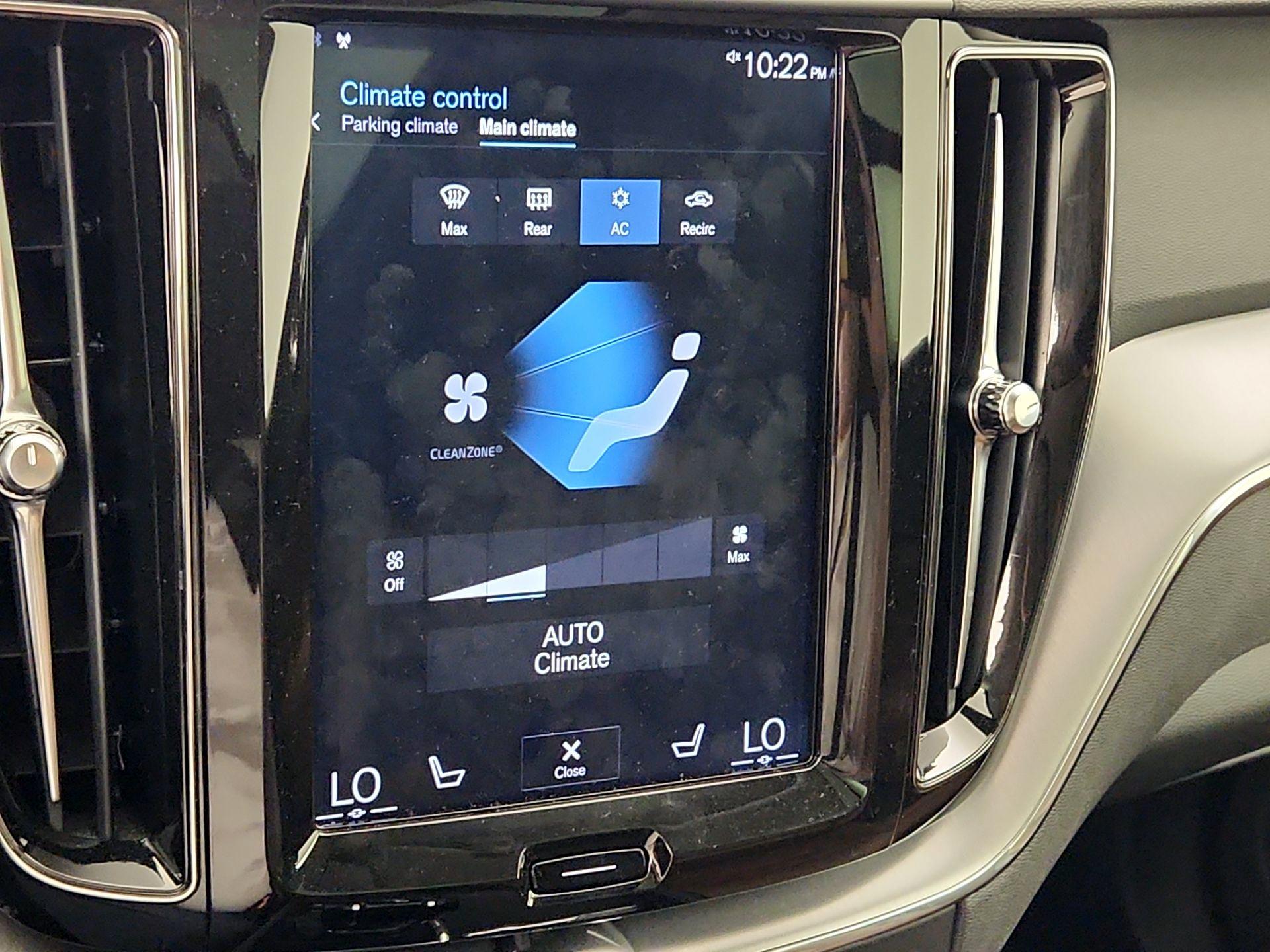 Thumbnail: 2018 Volvo XC60 - 17