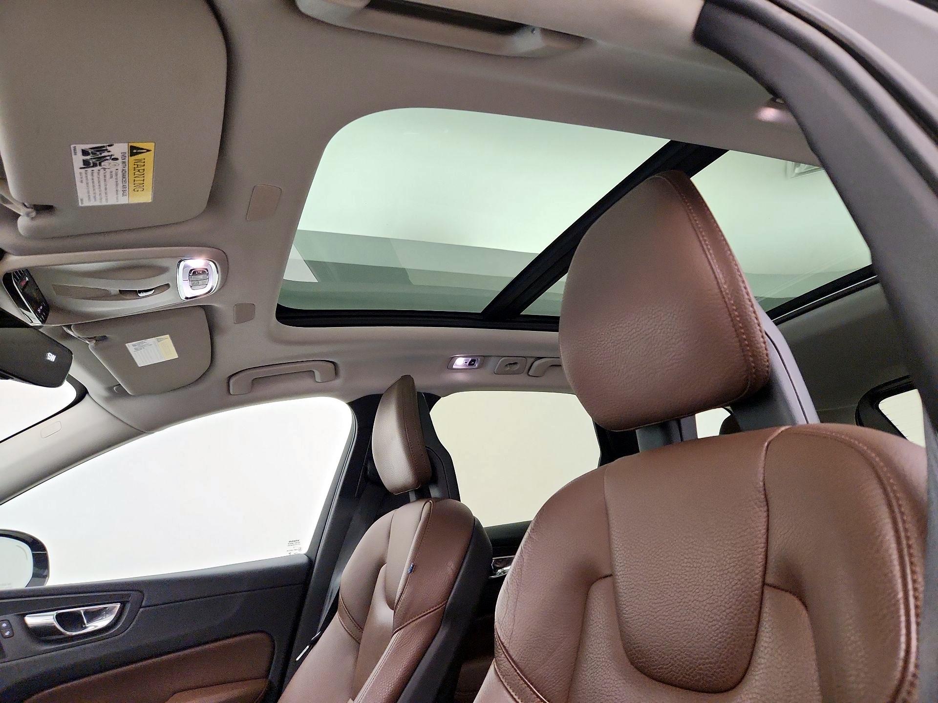 Thumbnail: 2018 Volvo XC60 - 20