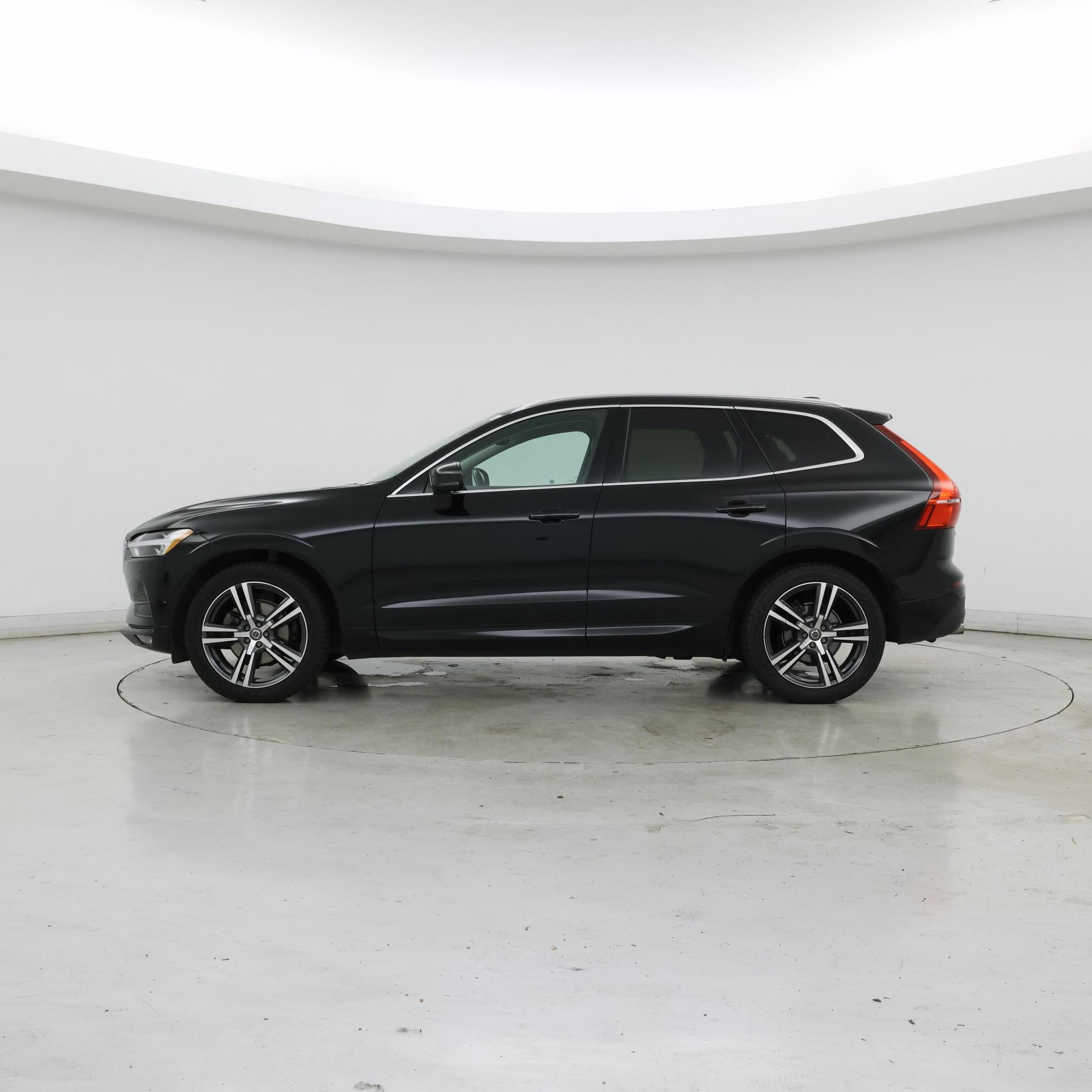 Thumbnail: 2018 Volvo XC60 - 3