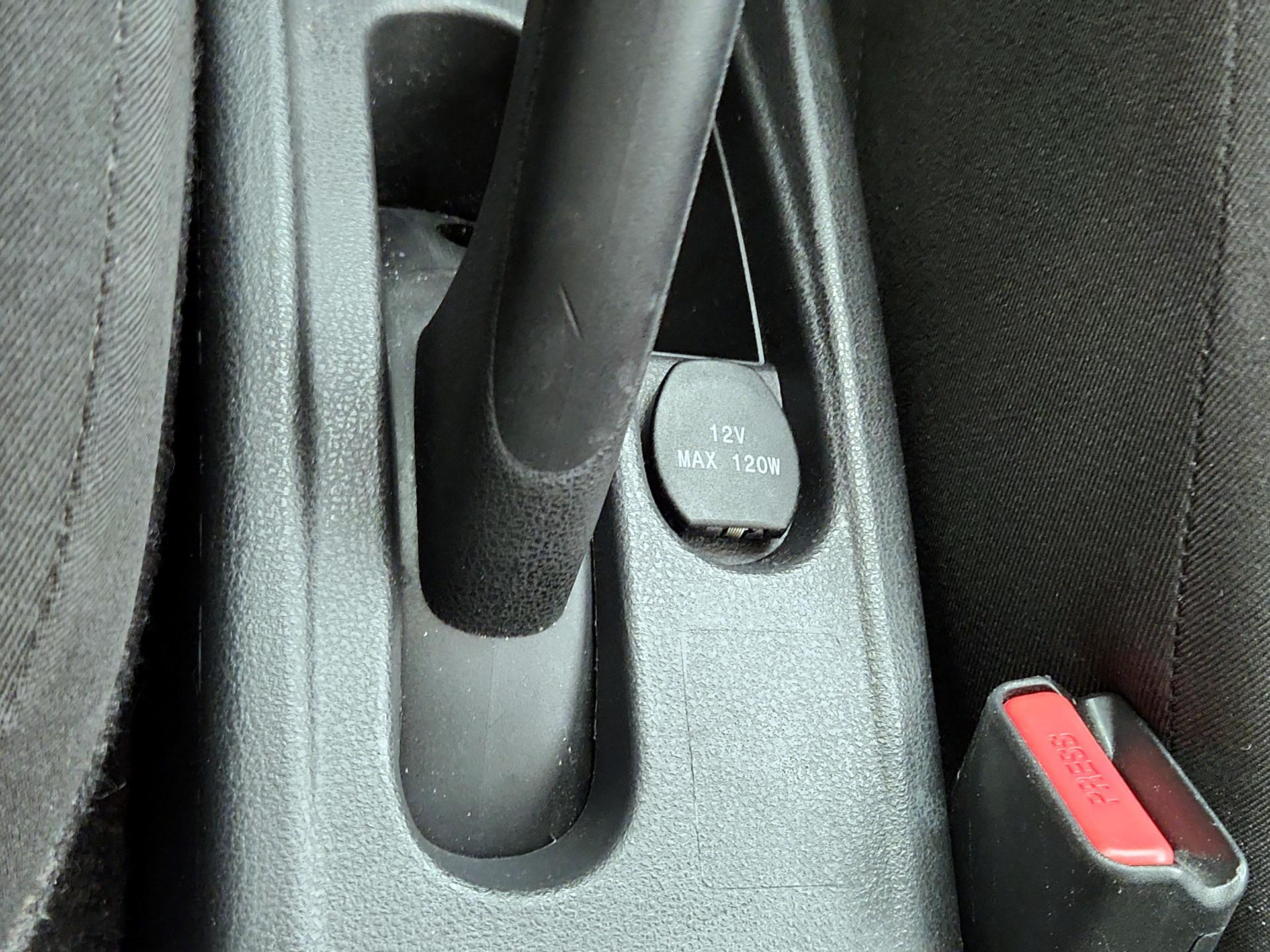 Thumbnail: 2015 Nissan Versa Note - 17