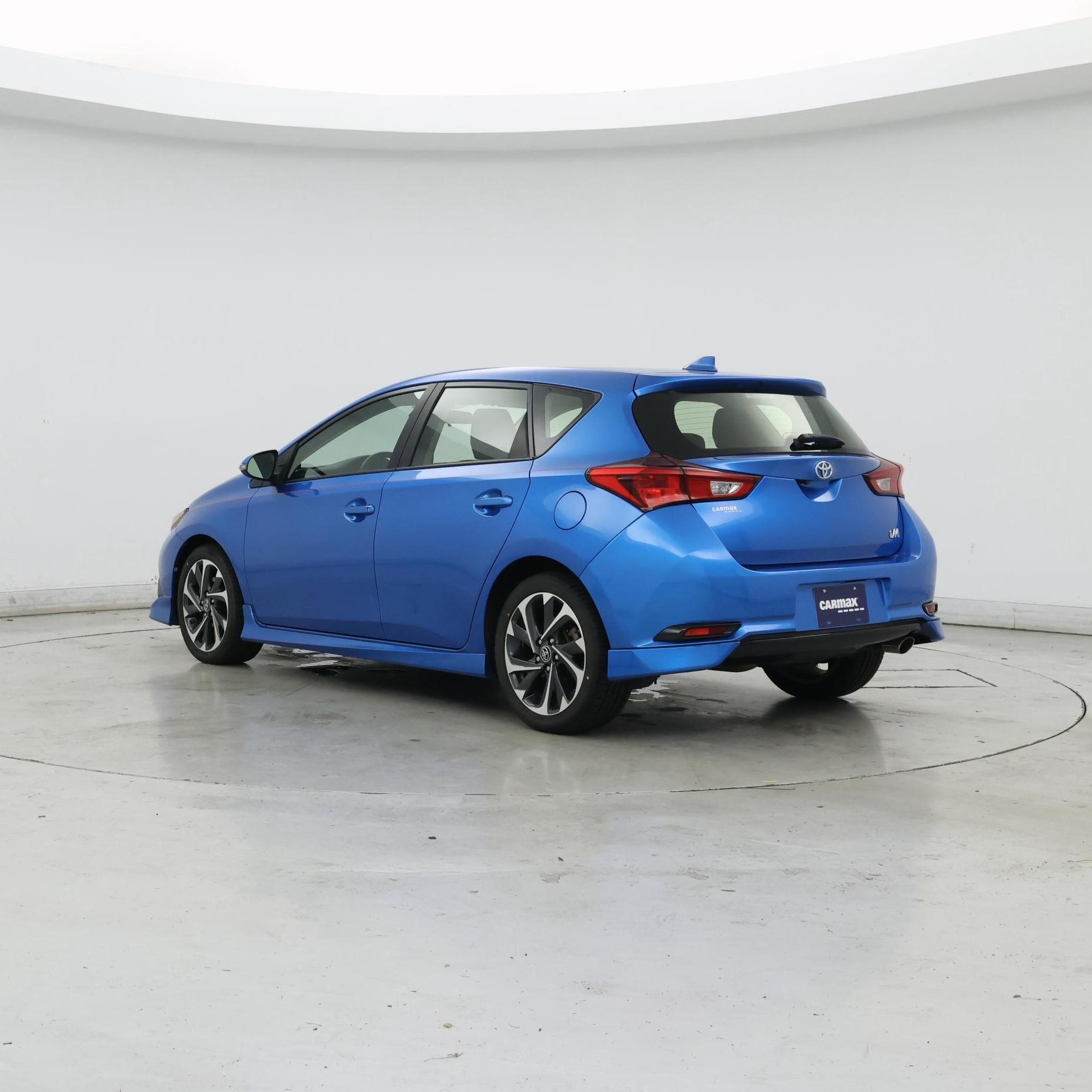 Thumbnail: 2017 Toyota Corolla iM - 2