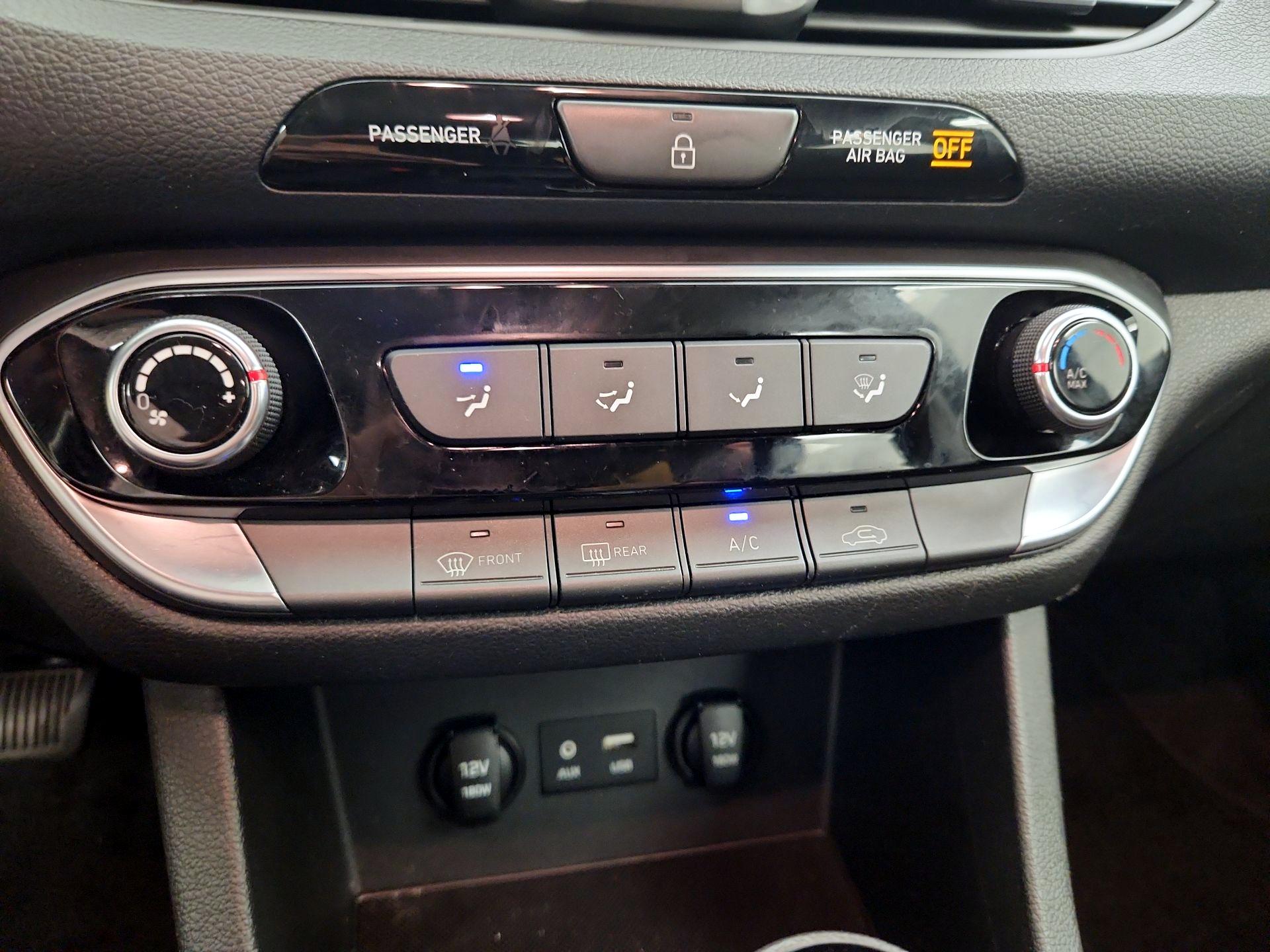 Thumbnail: 2018 Hyundai Elantra - 16