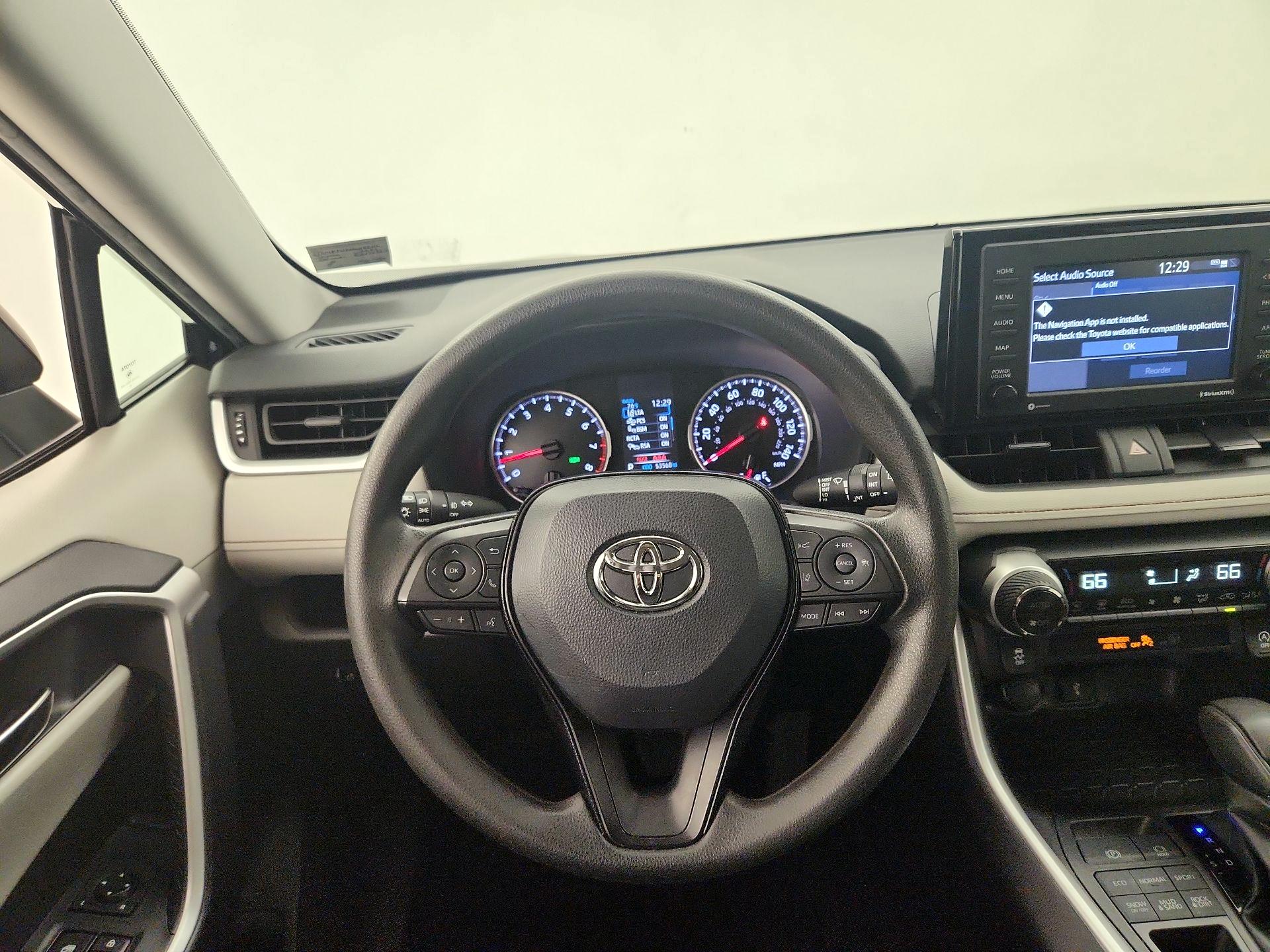 Thumbnail: 2021 Toyota RAV4 - 10