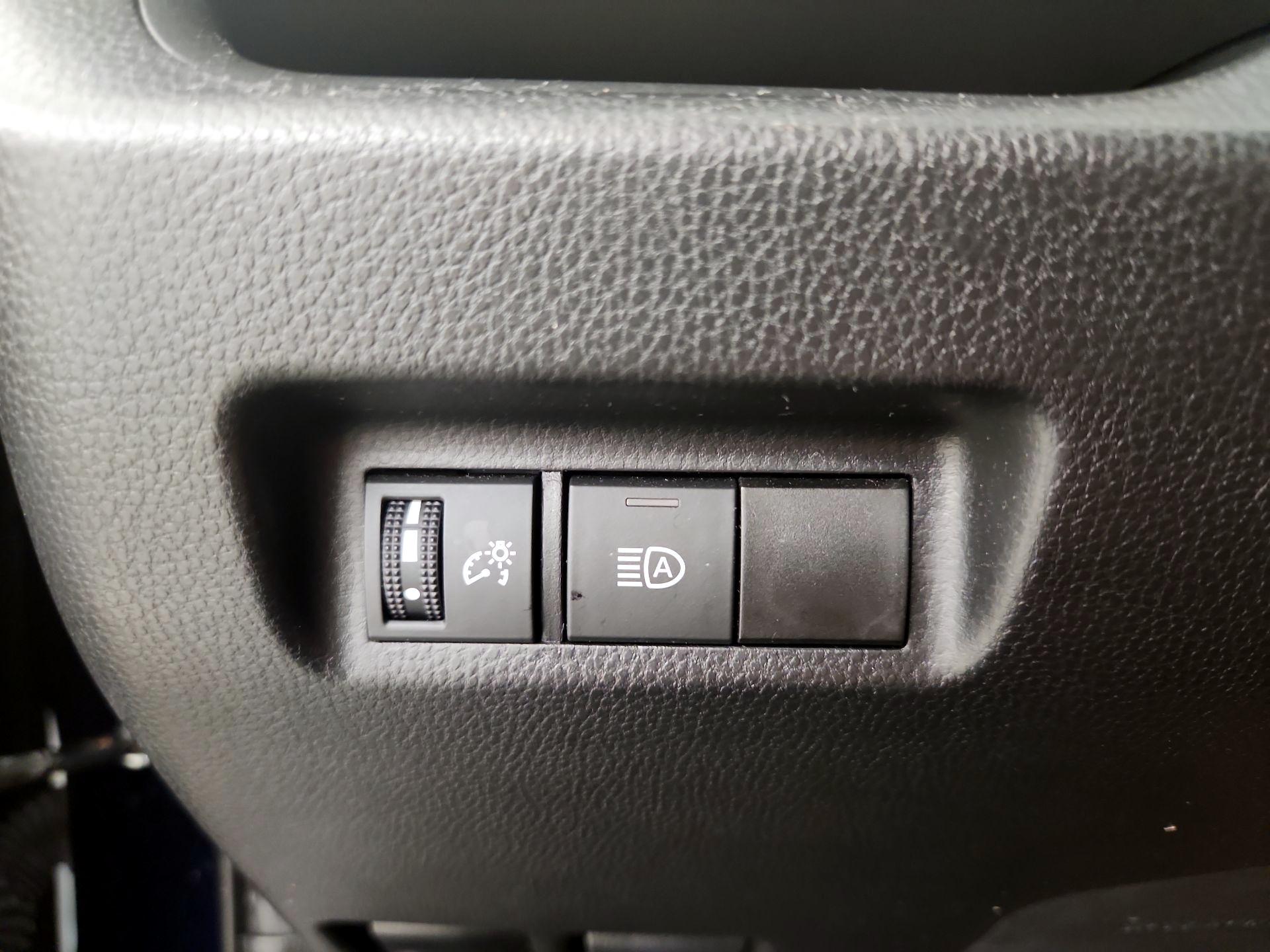Thumbnail: 2021 Toyota RAV4 - 13