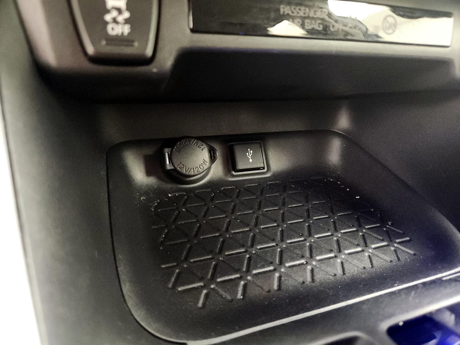 Thumbnail: 2021 Toyota RAV4 - 19