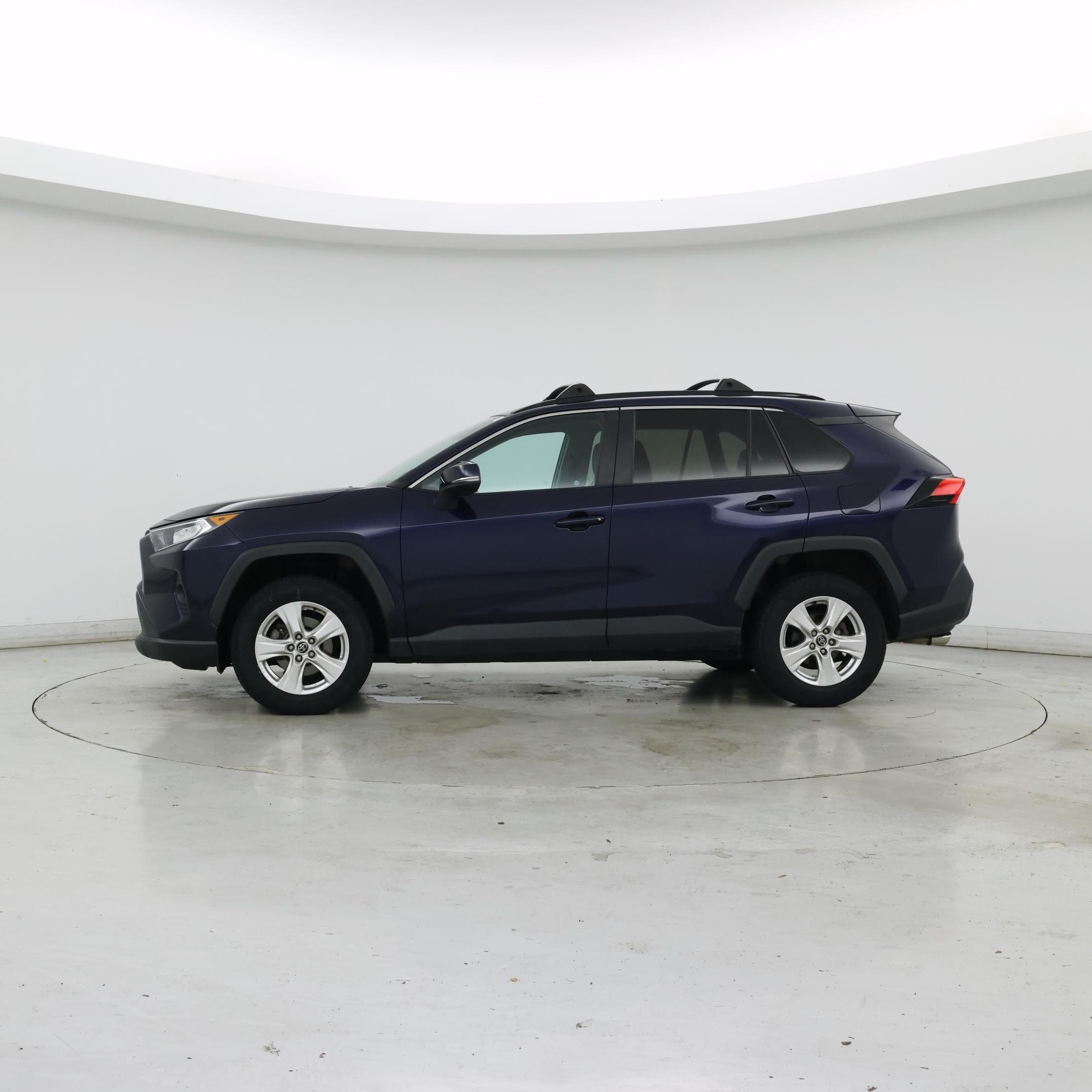 Thumbnail: 2021 Toyota RAV4 - 3