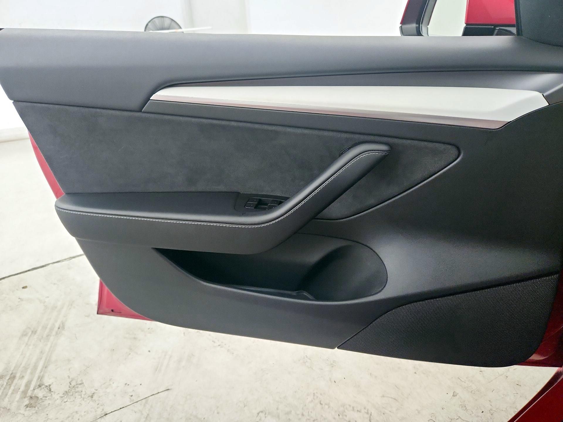 Thumbnail: 2021 Tesla Model 3 - 12