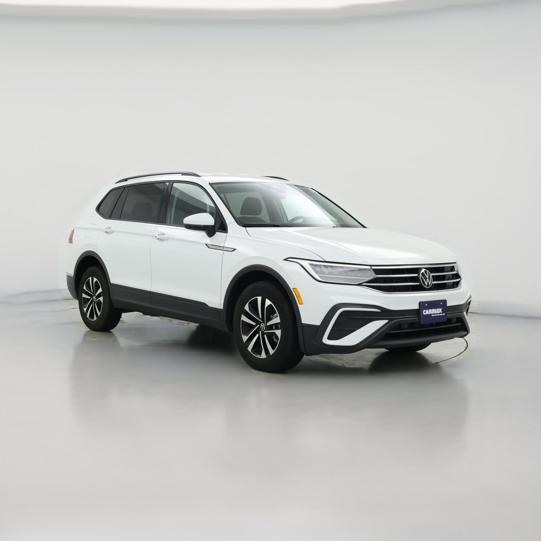 Thumbnail: 2023 Volkswagen Tiguan - 1