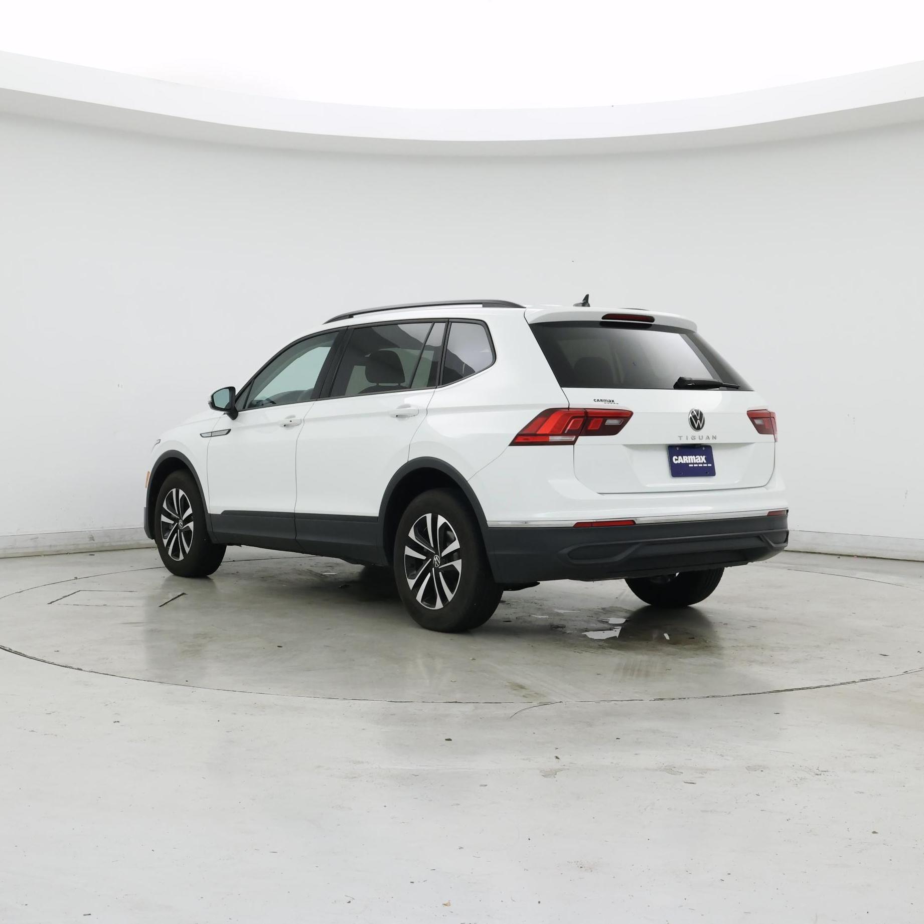 Thumbnail: 2023 Volkswagen Tiguan - 2