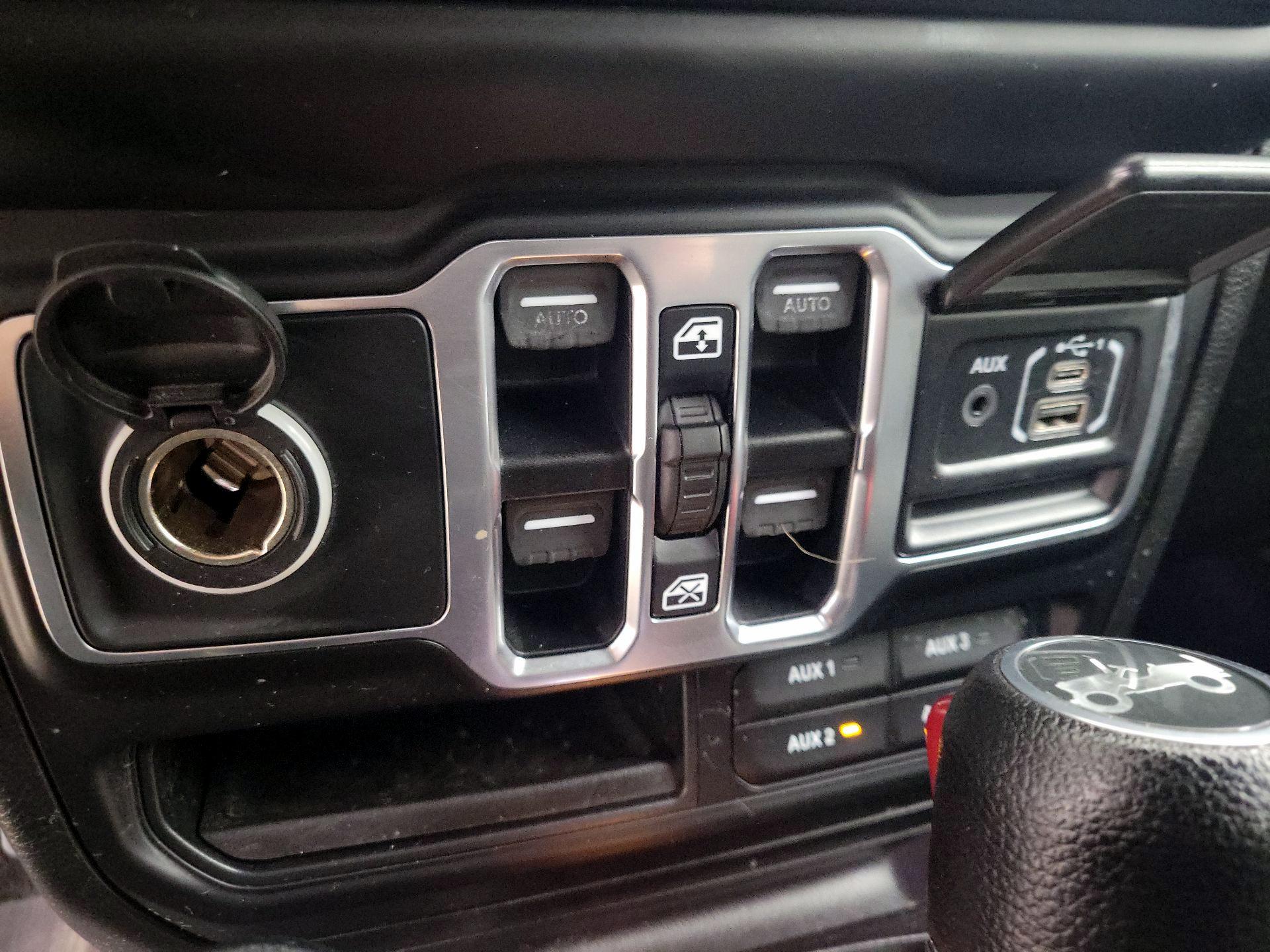 Thumbnail: 2018 Jeep Wrangler - 18
