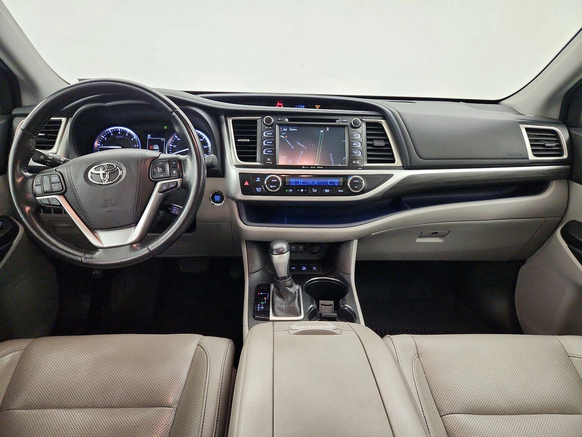 Thumbnail: 2017 Toyota Highlander - 9
